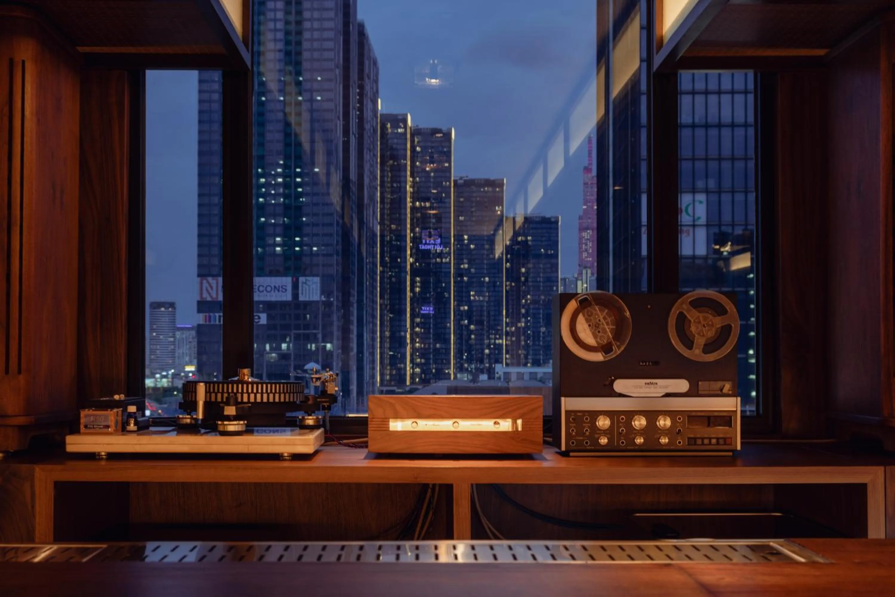 Restaurant/places to eat in Suzu Saigon - A Boutique Hotel