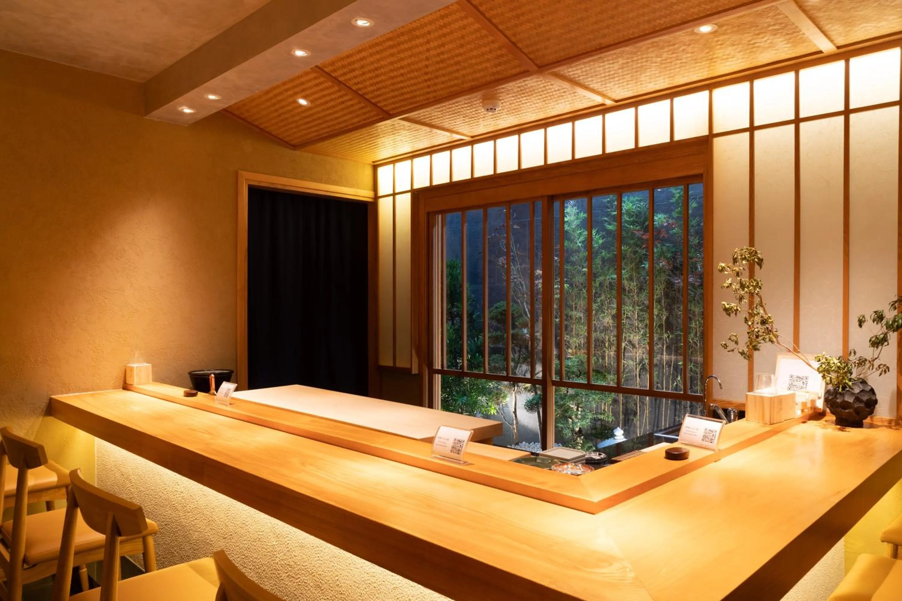 Restaurant/places to eat in Suzu Saigon - A Boutique Hotel