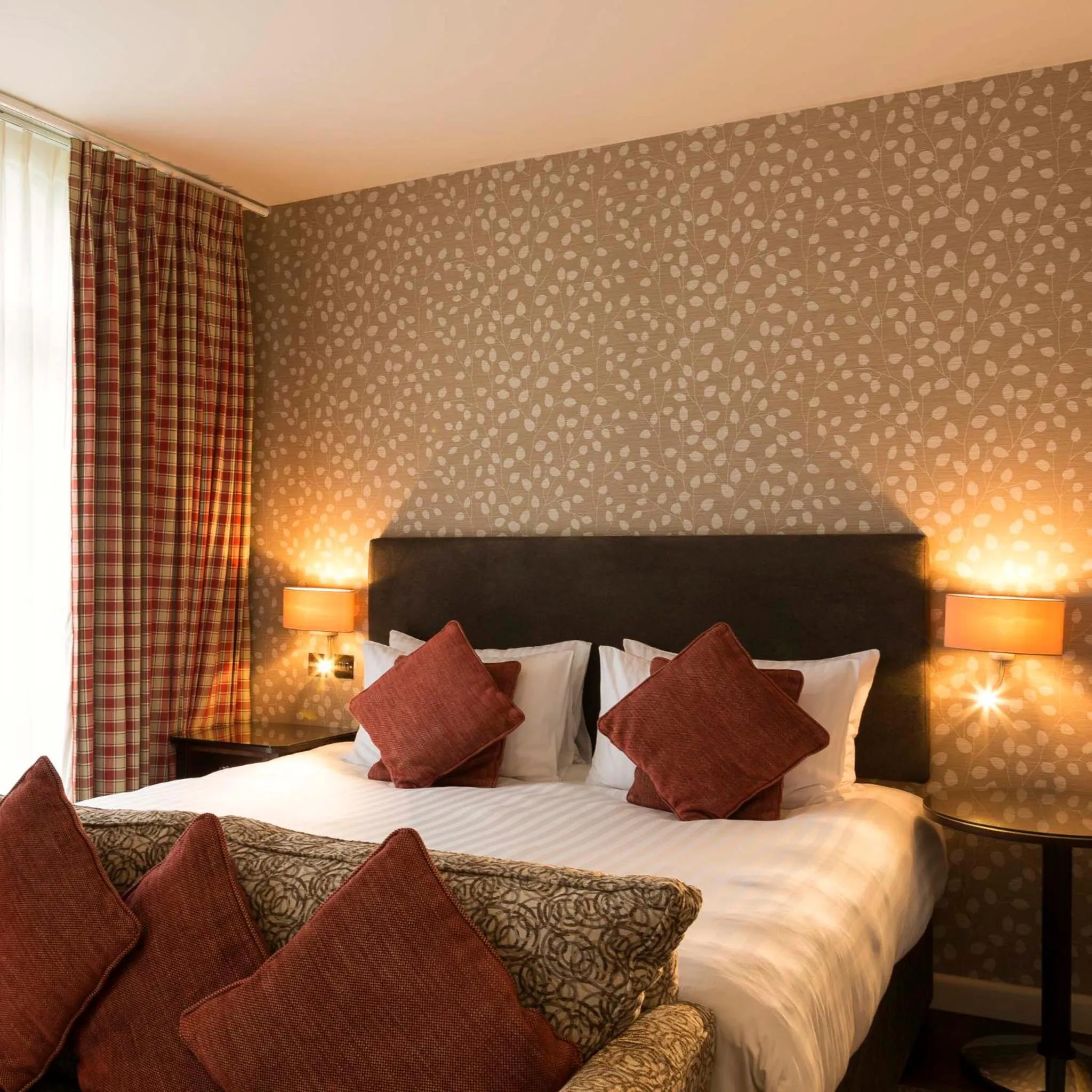 Bedroom, Bed in Somerville Hotel