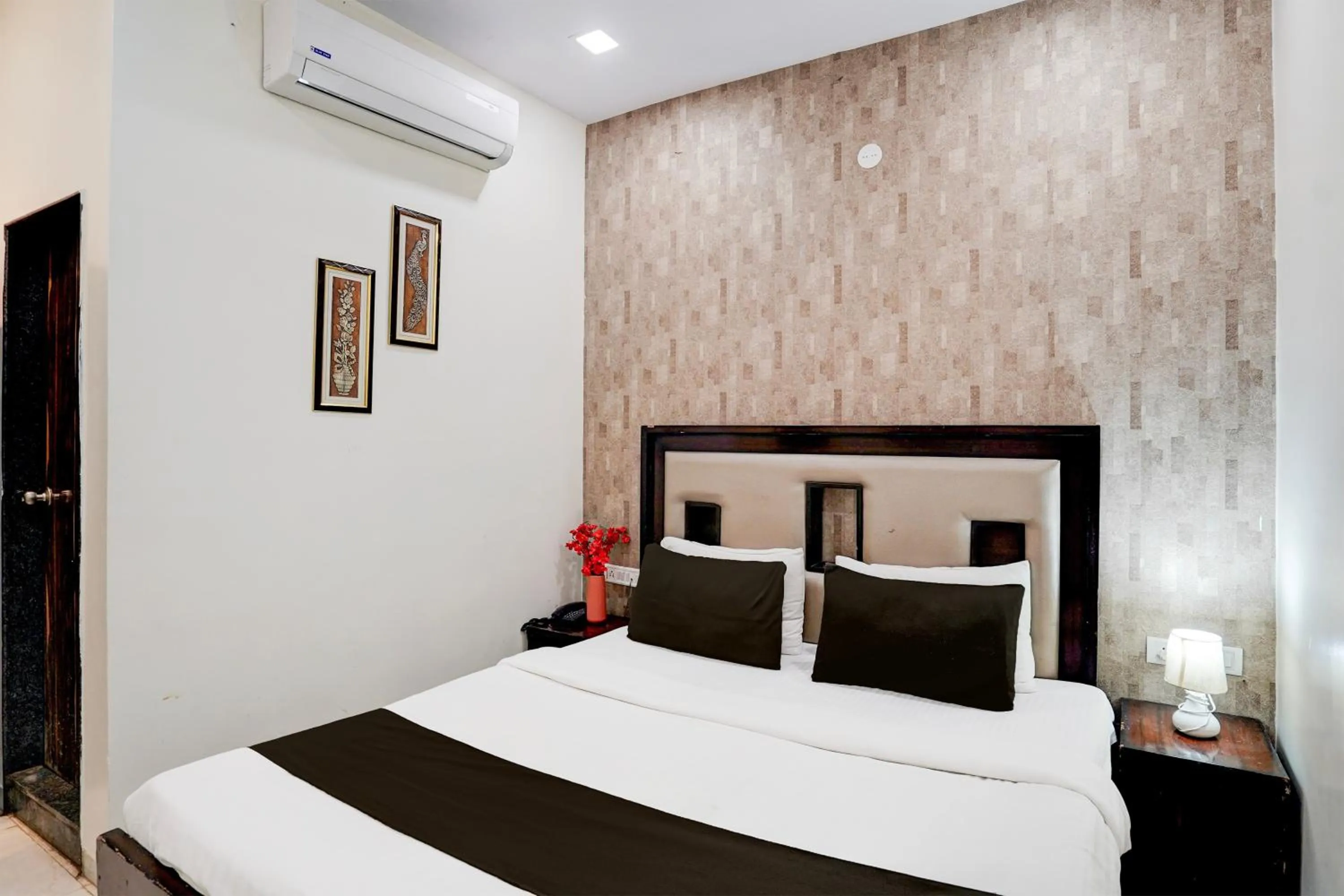 Bedroom, Bed in Super Hotel O Itwari Railway Station Formerly Hotel Prime