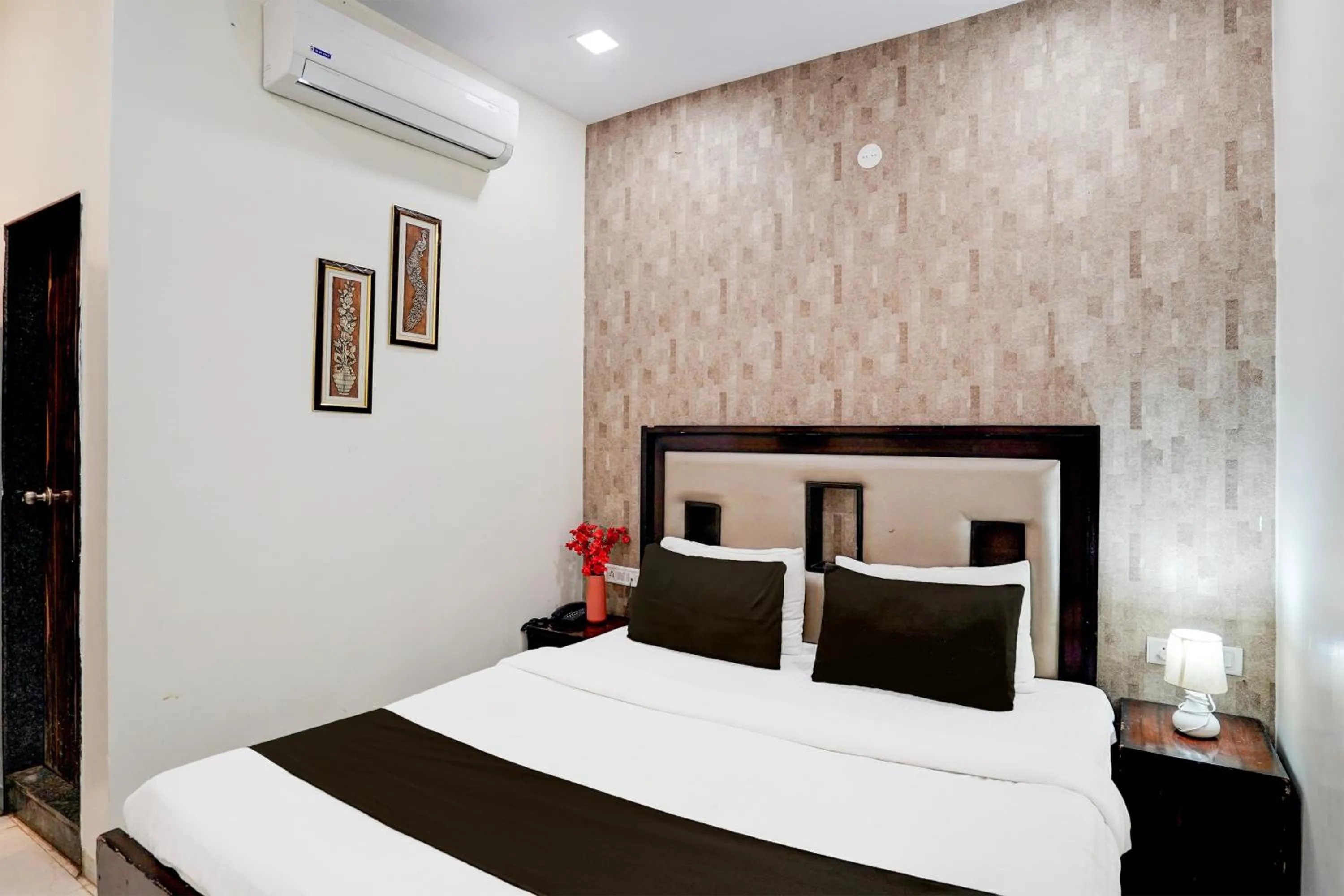 Bedroom, Bed in Super Hotel O Itwari Railway Station Formerly Hotel Prime