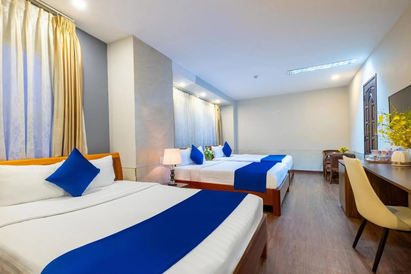 Photo of the whole room, Bed in Sandals Hotel