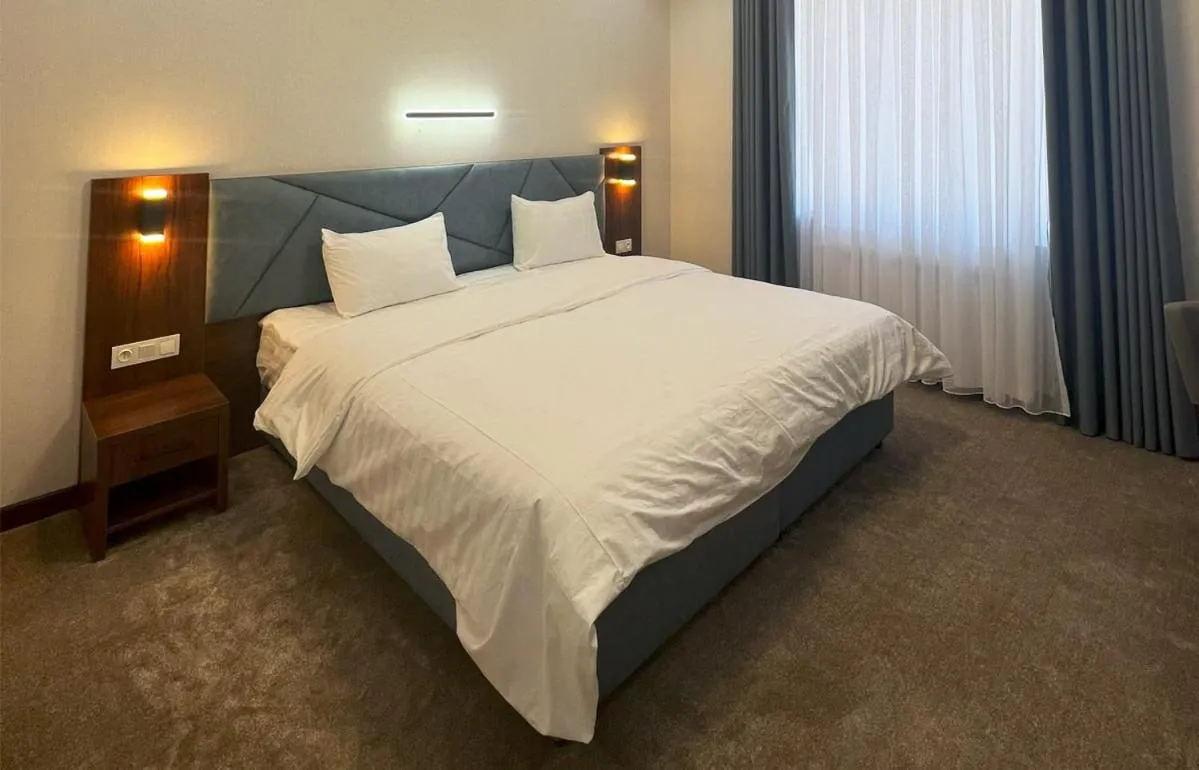 Double or Twin Room - single occupancy in Reikartz Qarshi