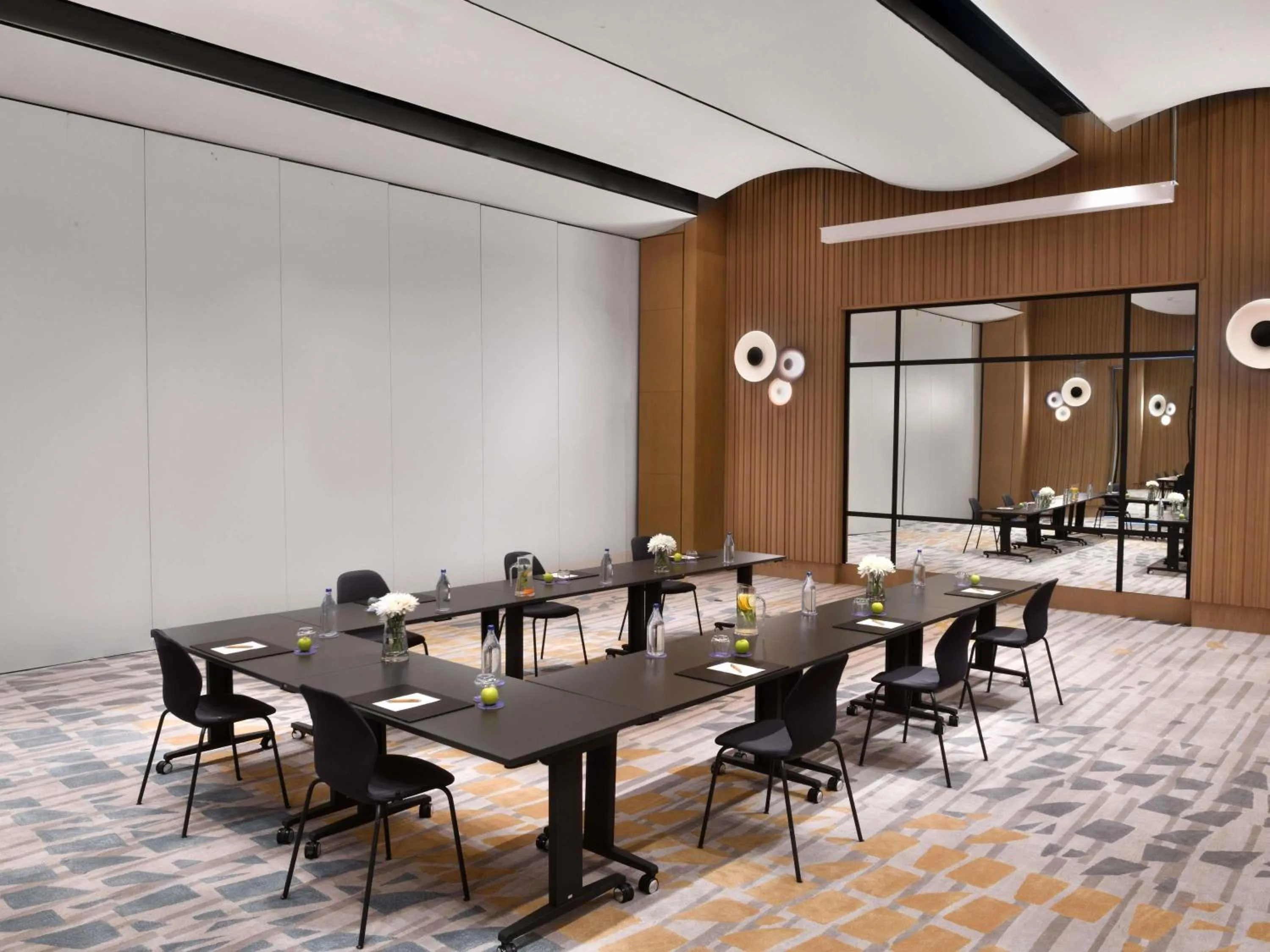 Meeting/conference room in Novotel Abidjan Marcory