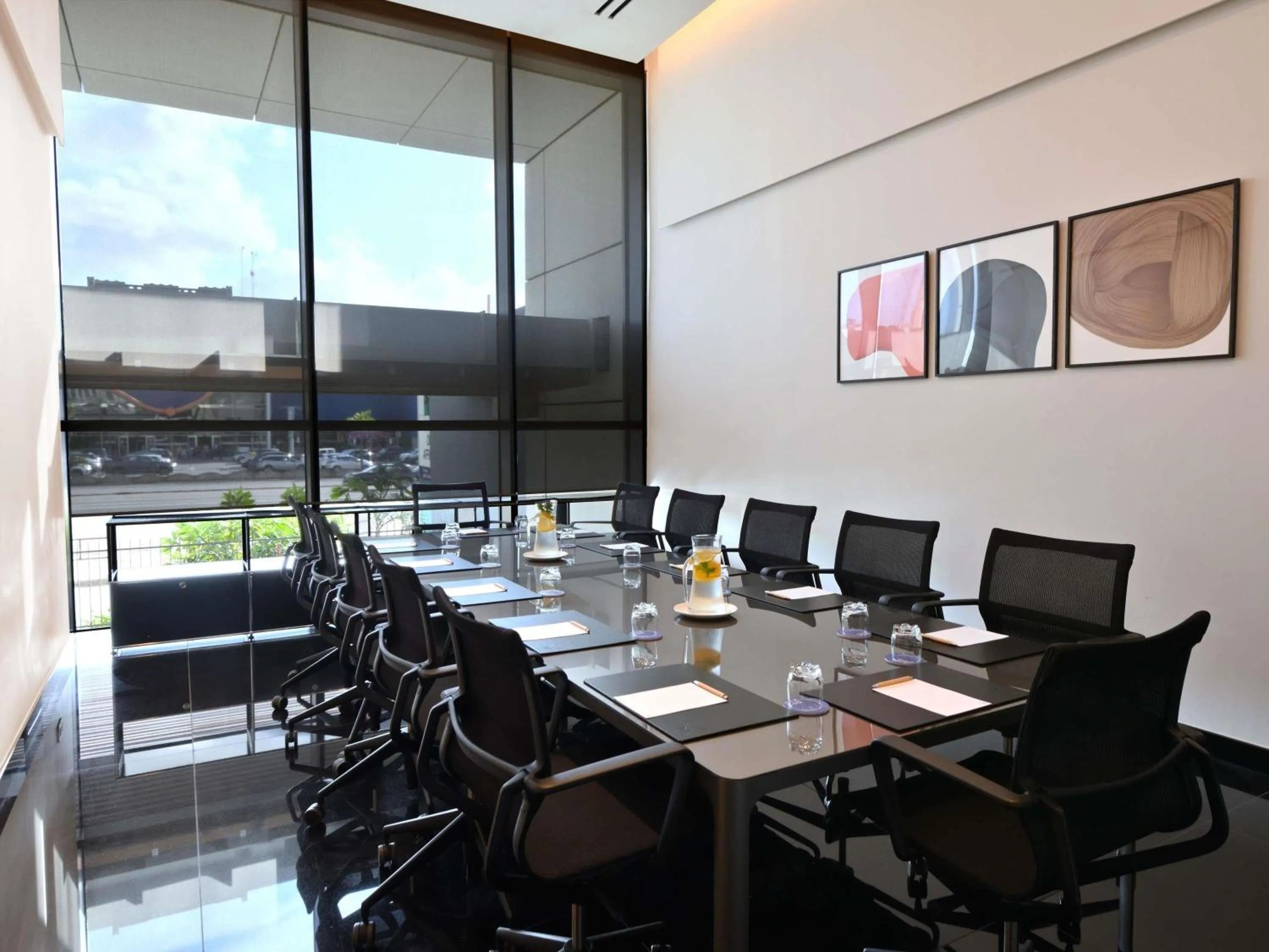 Meeting/conference room in Novotel Abidjan Marcory