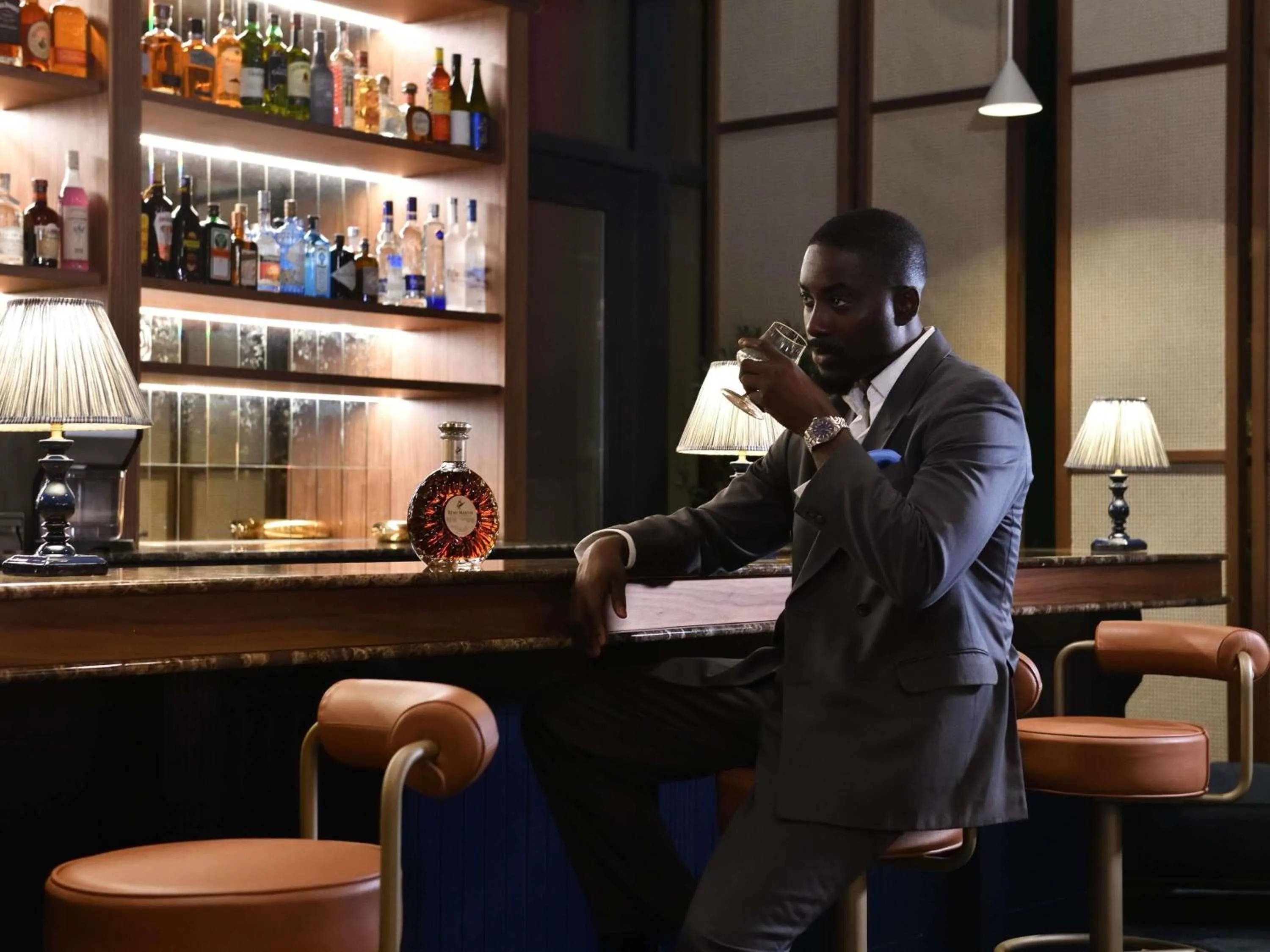 Lounge or bar in Novotel Abidjan Marcory