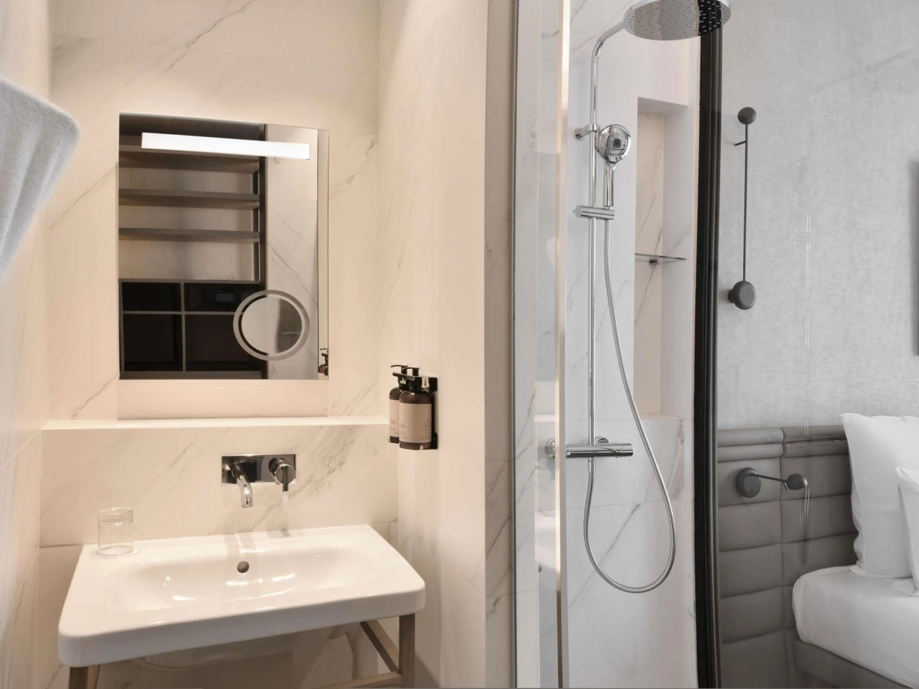 Bedroom in Novotel Abidjan Marcory