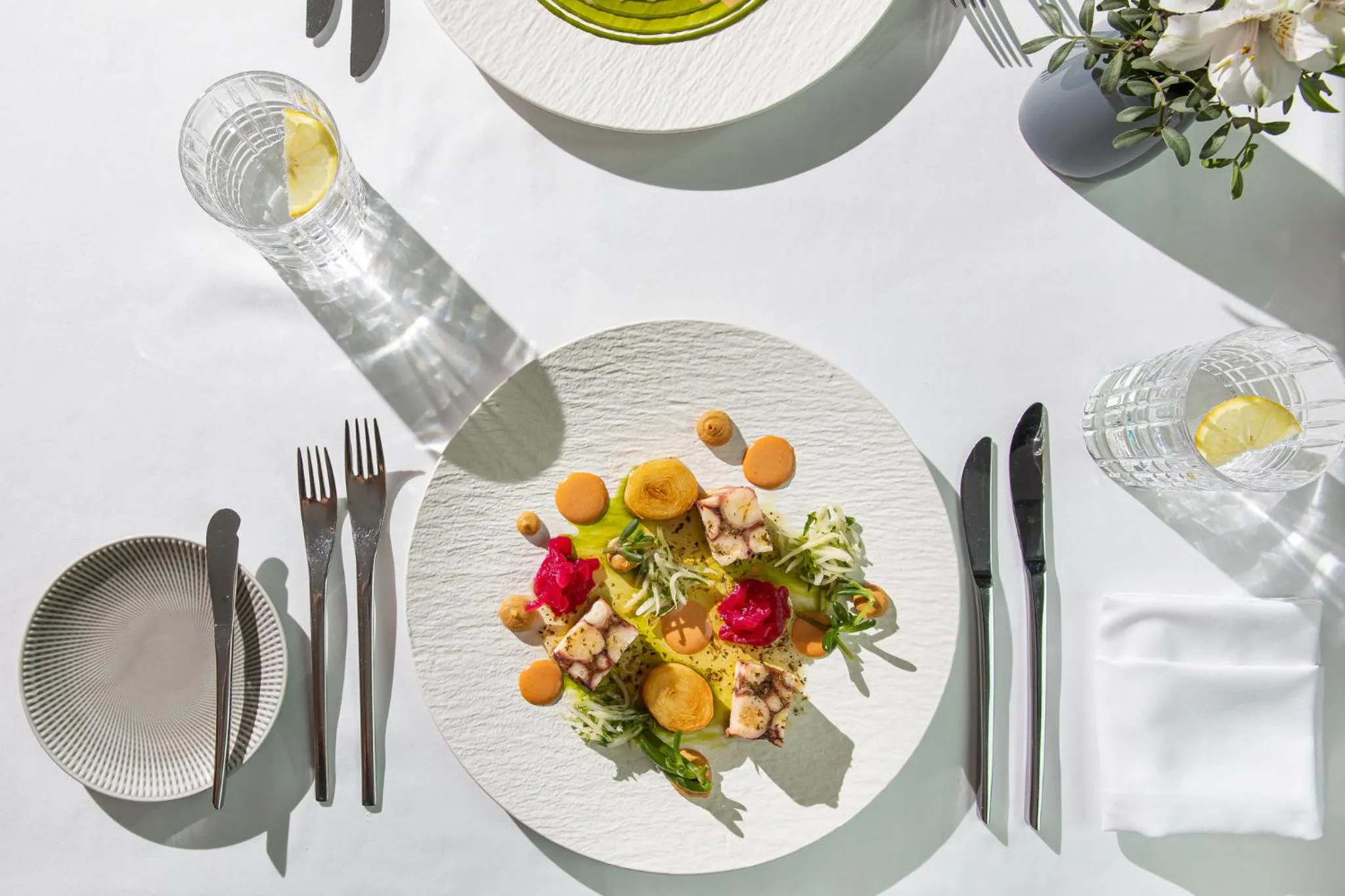 Food and drinks in Athens Capital Suites-MGallery Collection