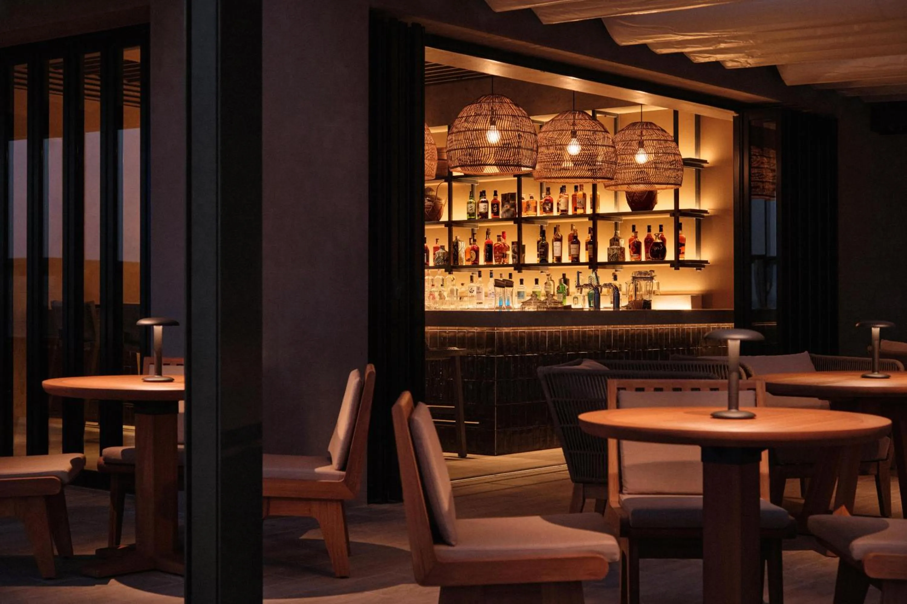 Lounge or bar in Rosewood Miyakojima