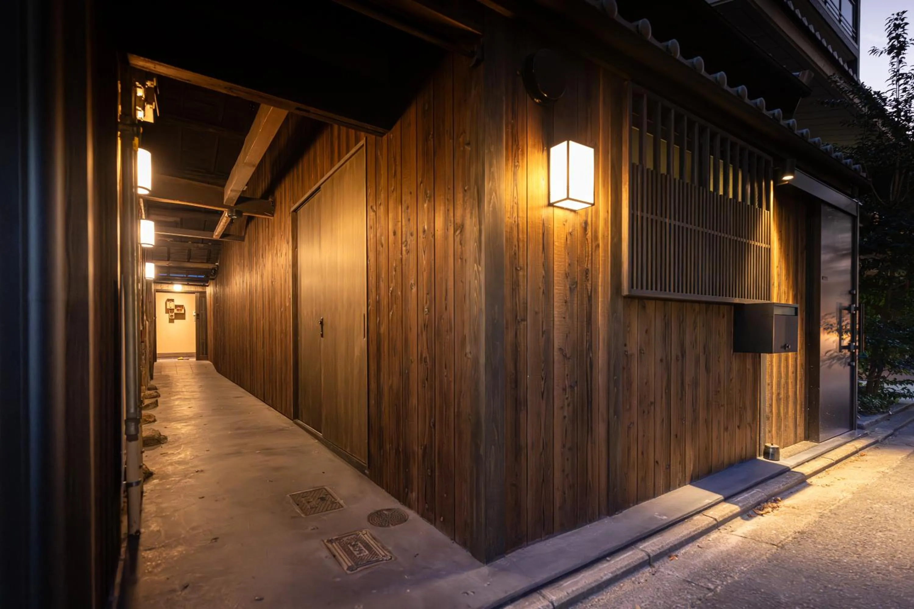 Facade/entrance in Nazuna Kyoto Higashi Honganji