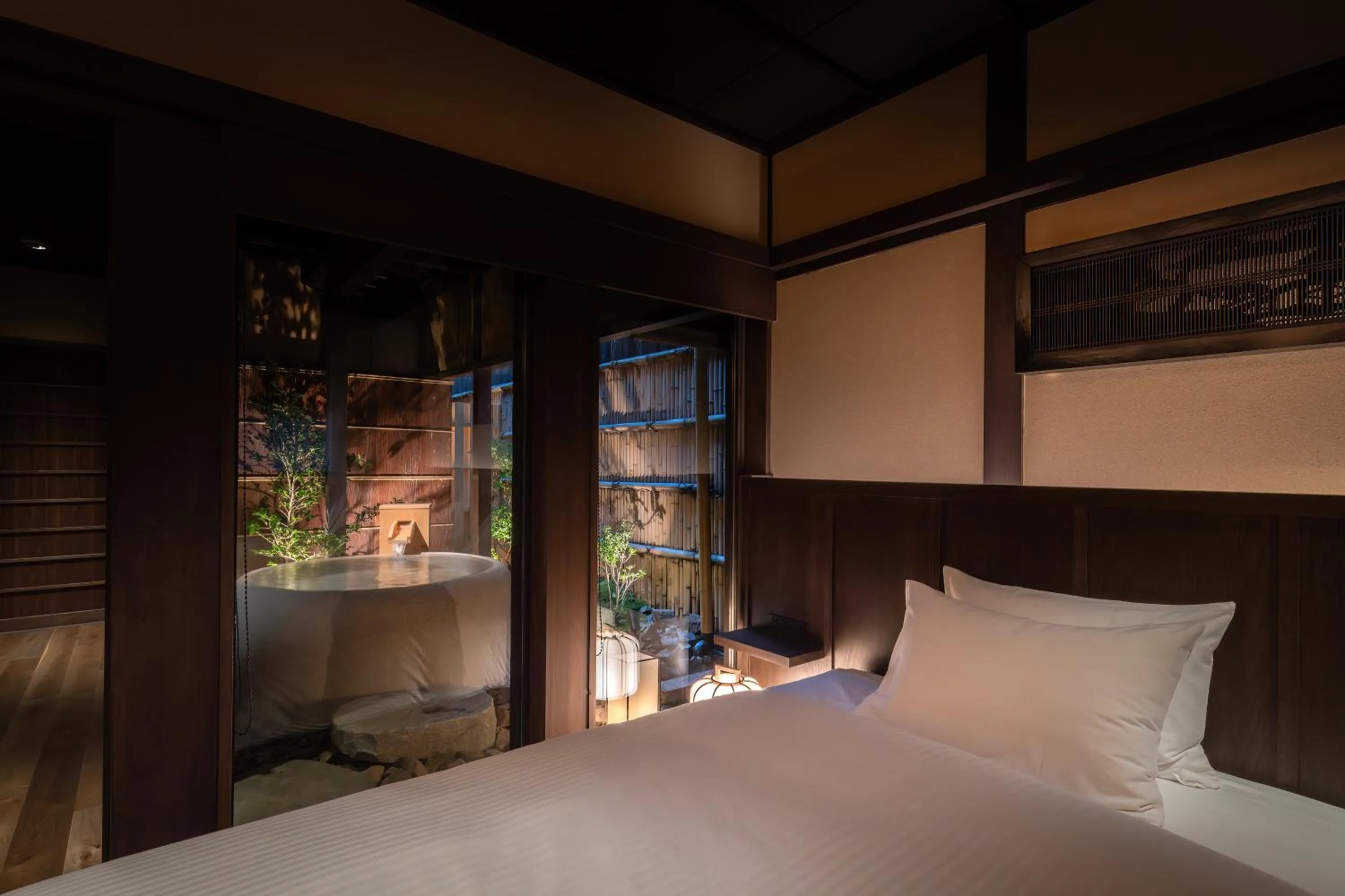 Bed in Nazuna Kyoto Higashi Honganji