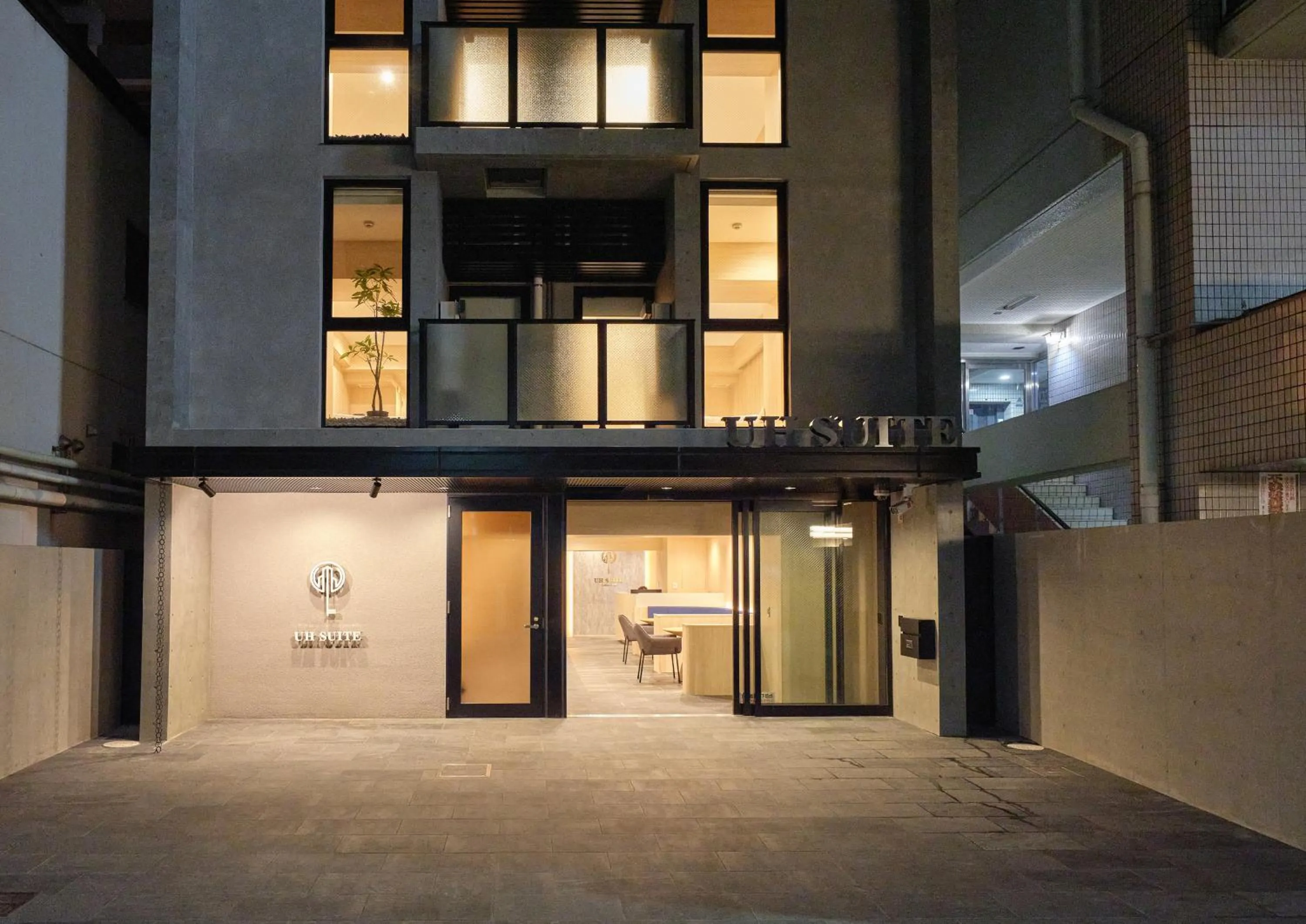 Facade/entrance in UH Suite Namba Station