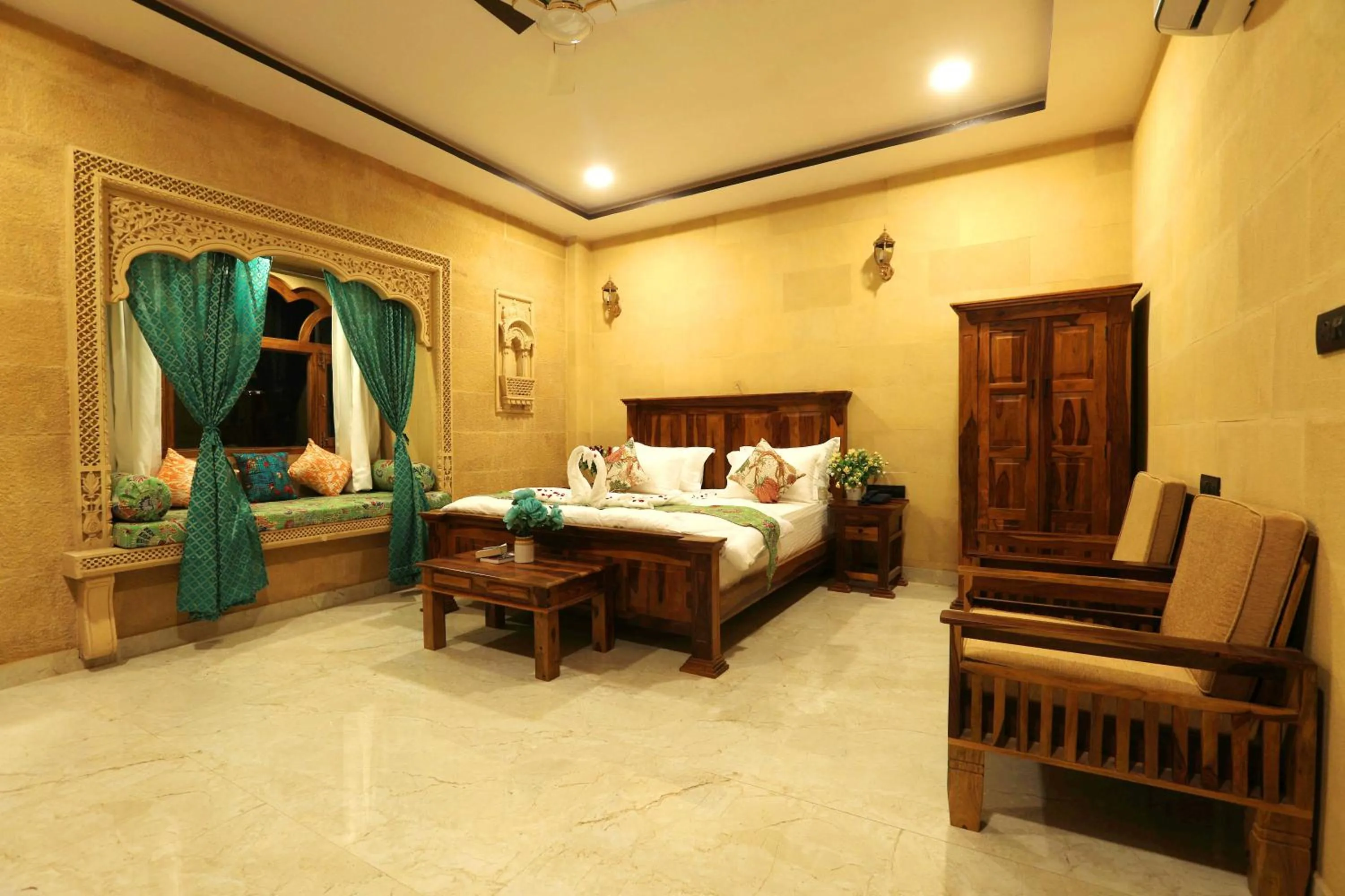 View (from property/room), Bed in Hotel Golden Signature