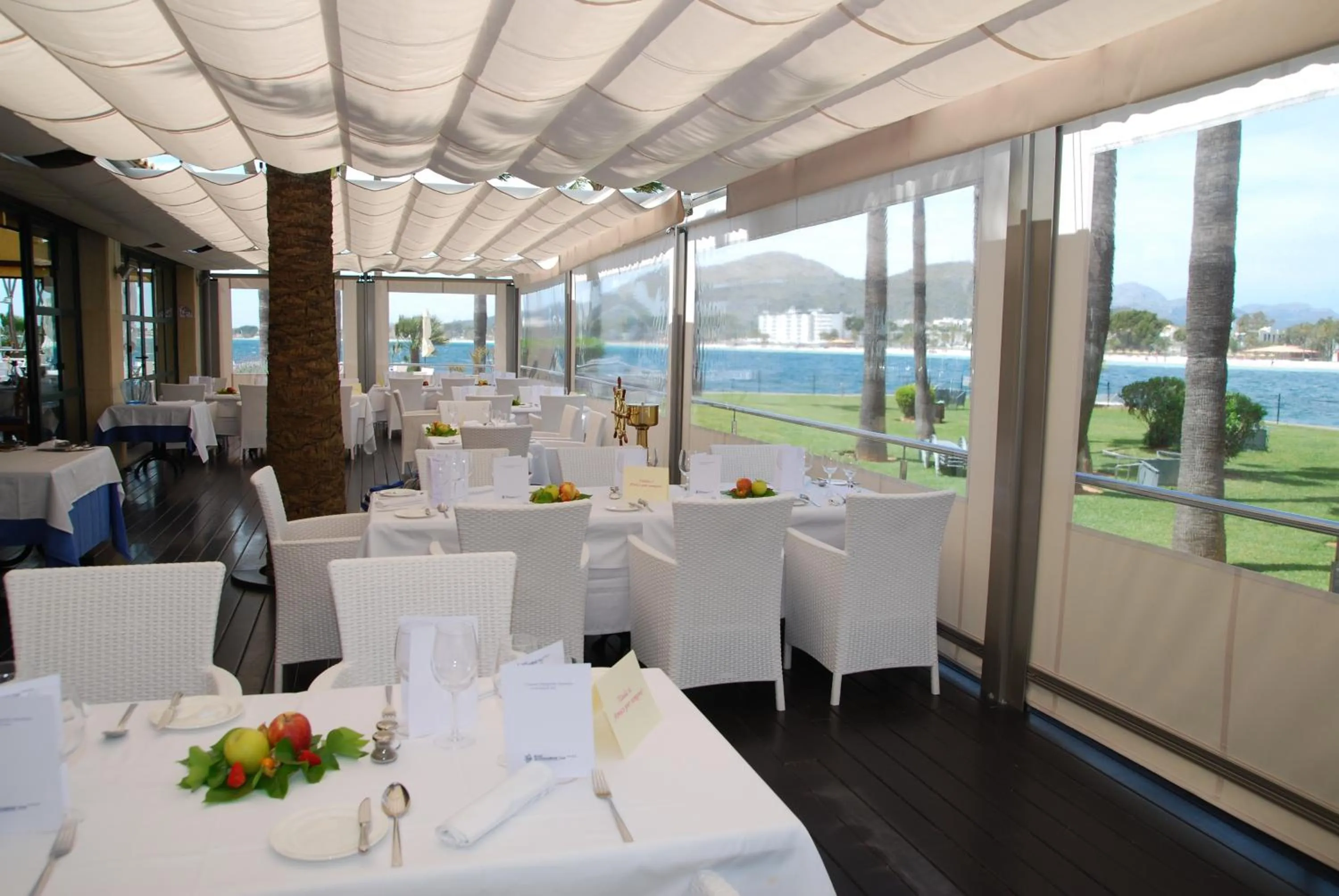 Sea view in Botel Alcudiamar - Alojamiento para Navegantes