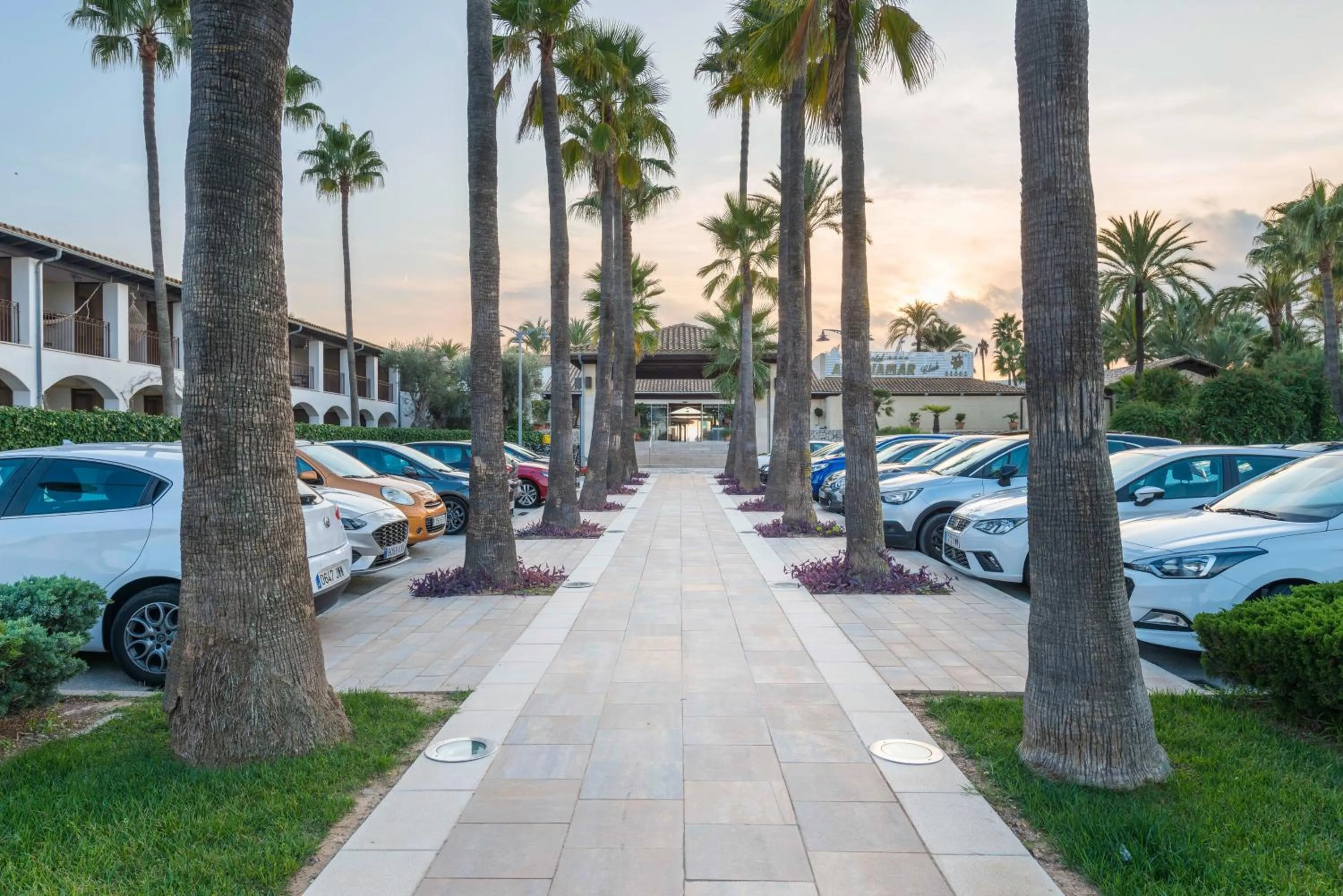 Facade/entrance in Botel Alcudiamar - Alojamiento para Navegantes