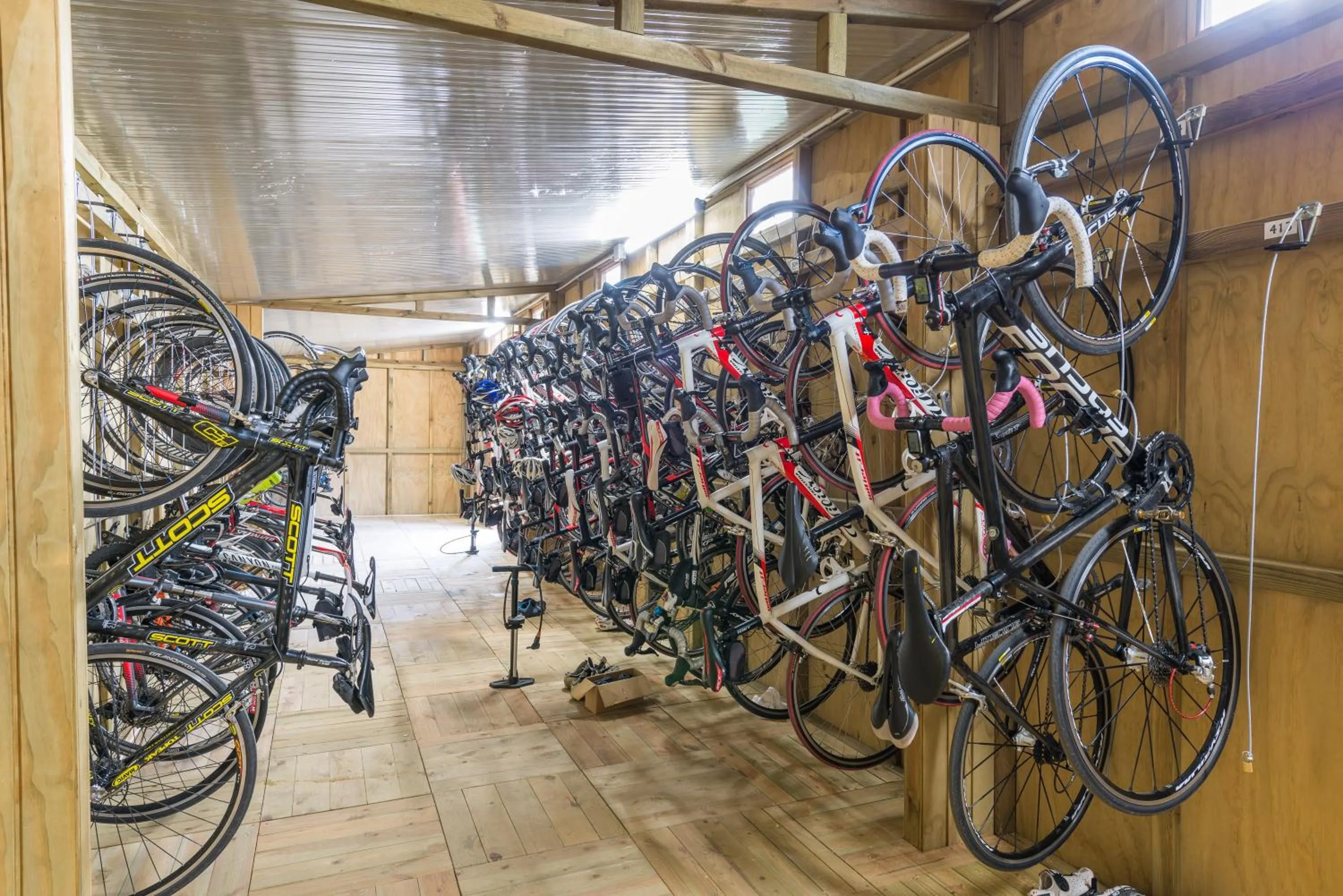 Cycling in Botel Alcudiamar - Alojamiento para Navegantes