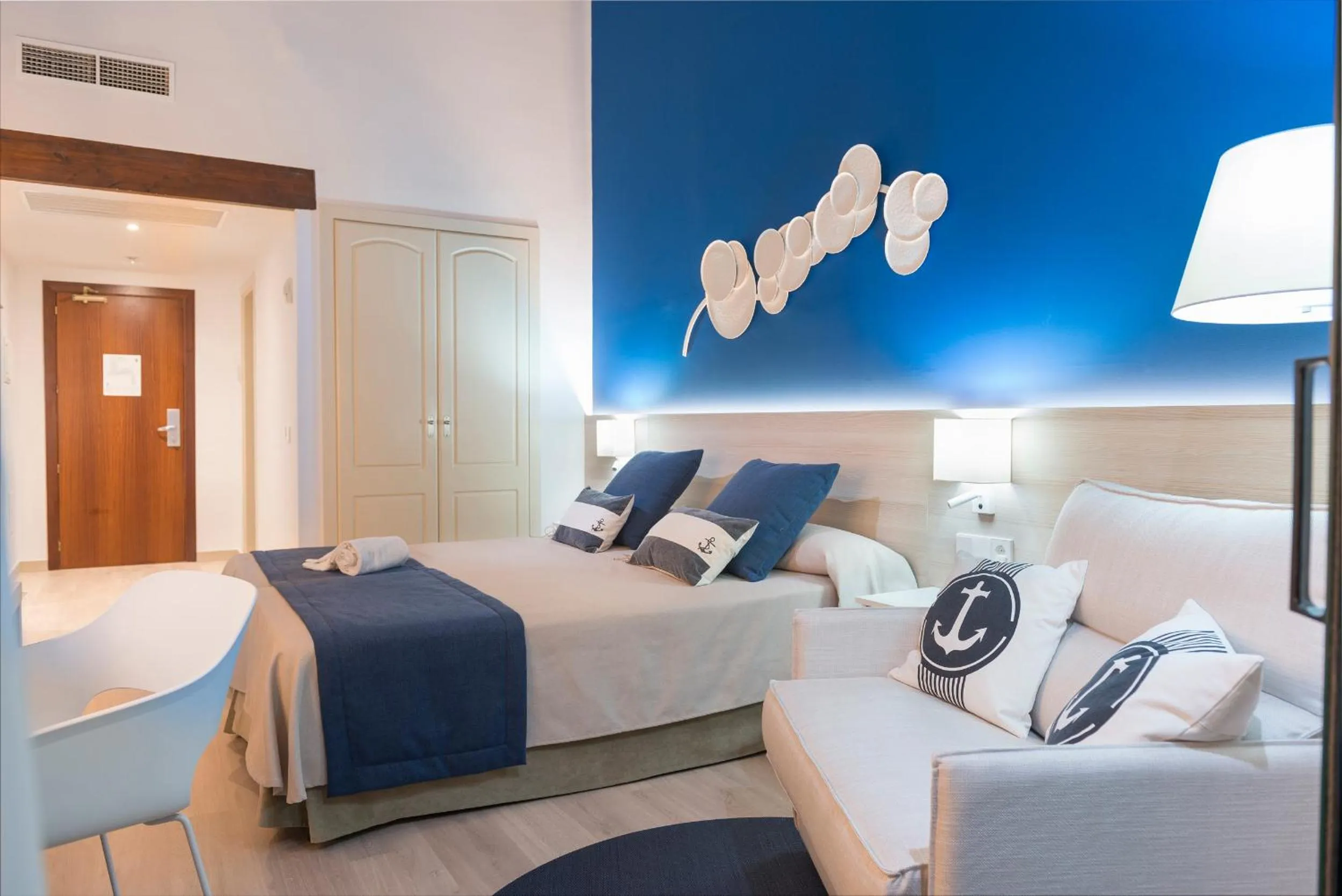 Decorative detail in Botel Alcudiamar - Alojamiento para Navegantes