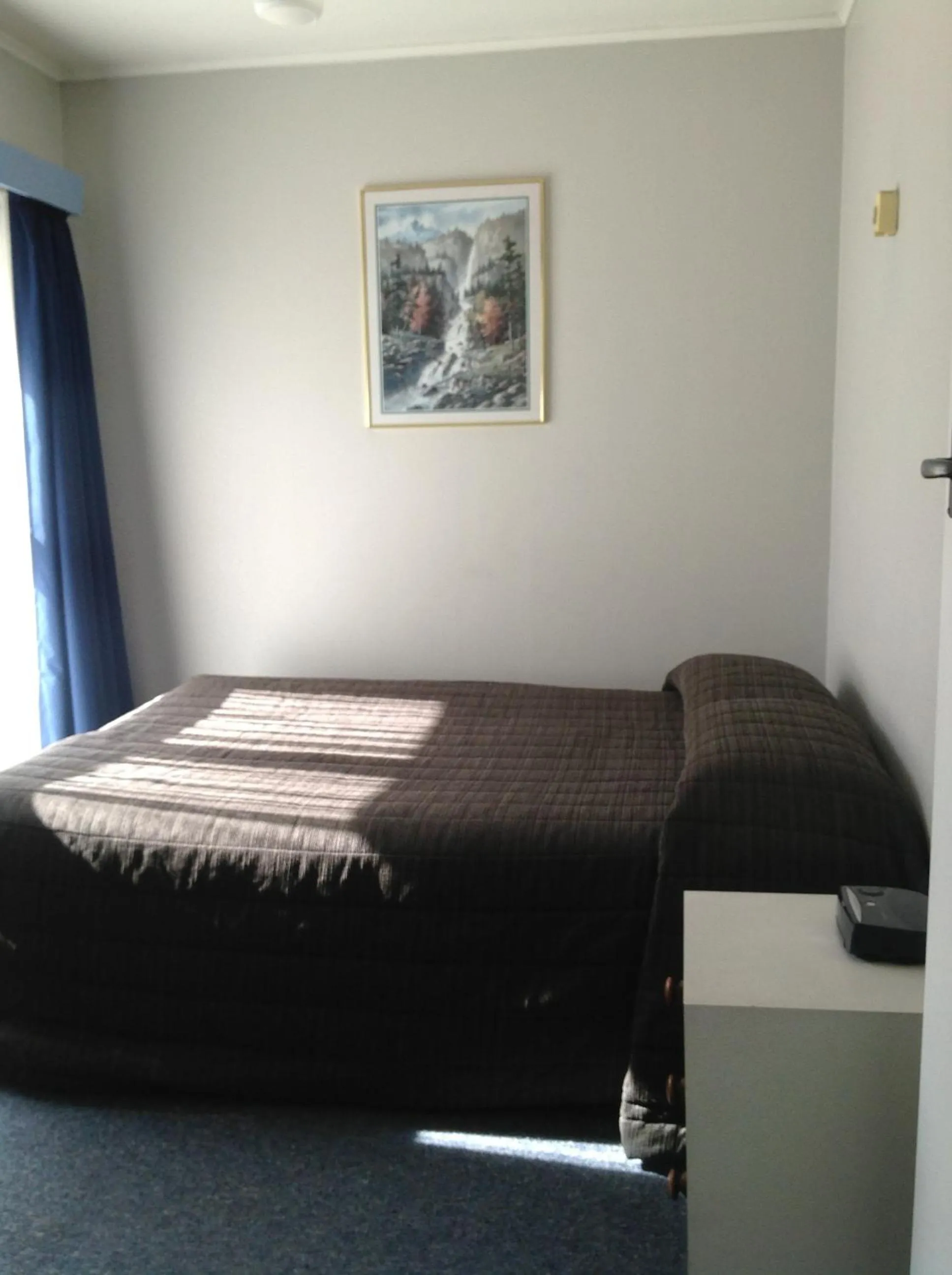 Bedroom, Bed in Camberley Court Motel