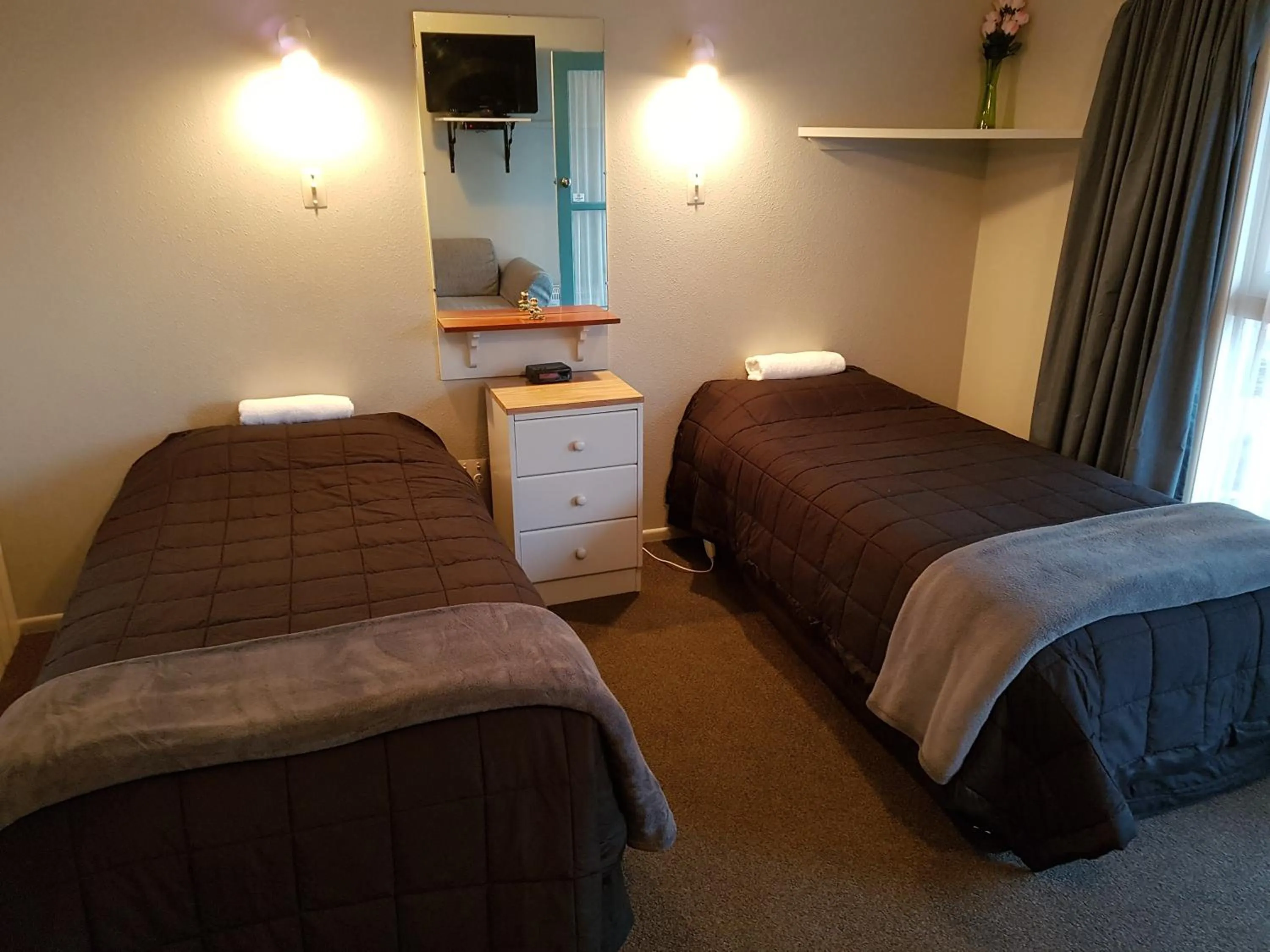 Camberley Court Motel