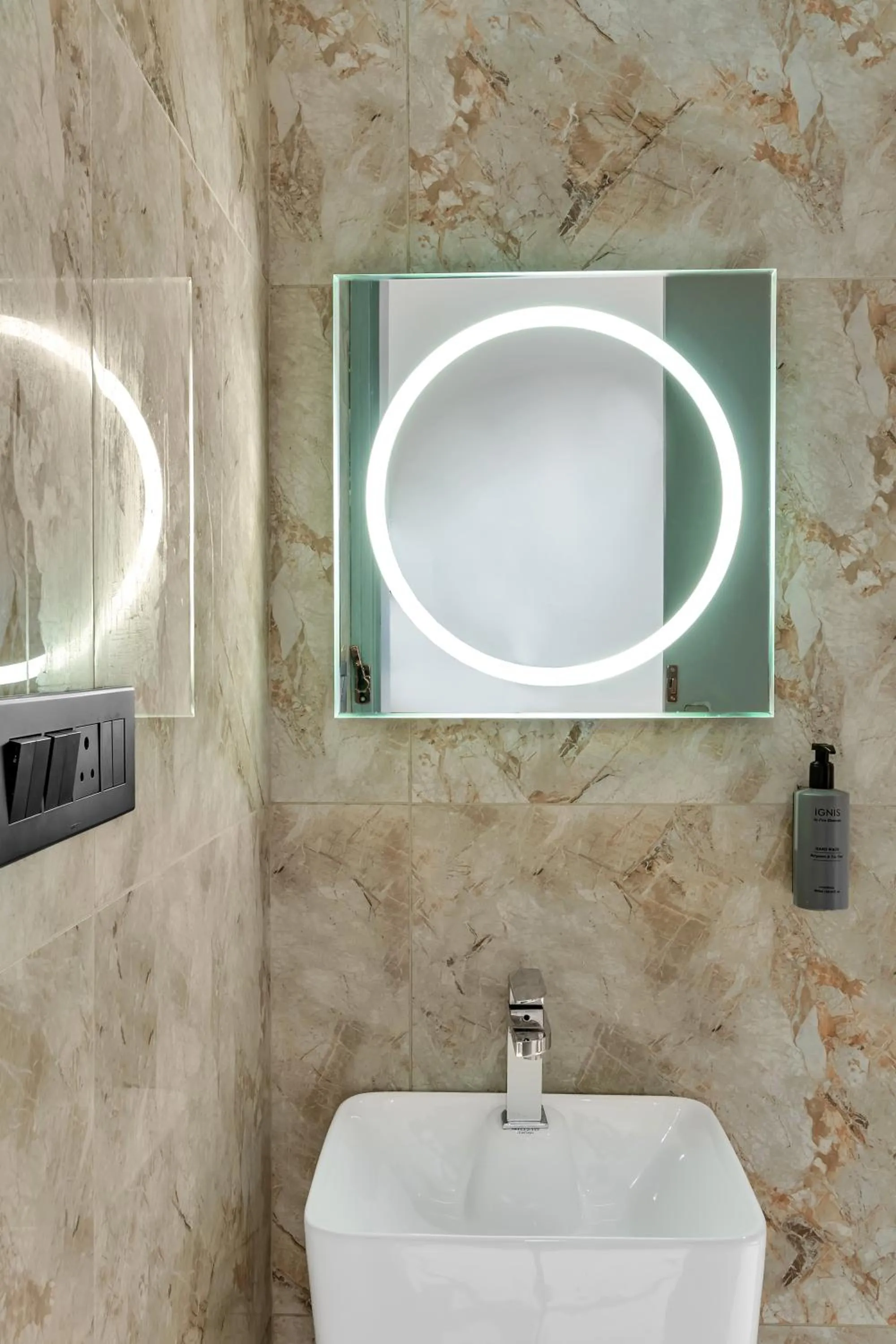 Bathroom in The Citi Residenci Hotel, Banskopa