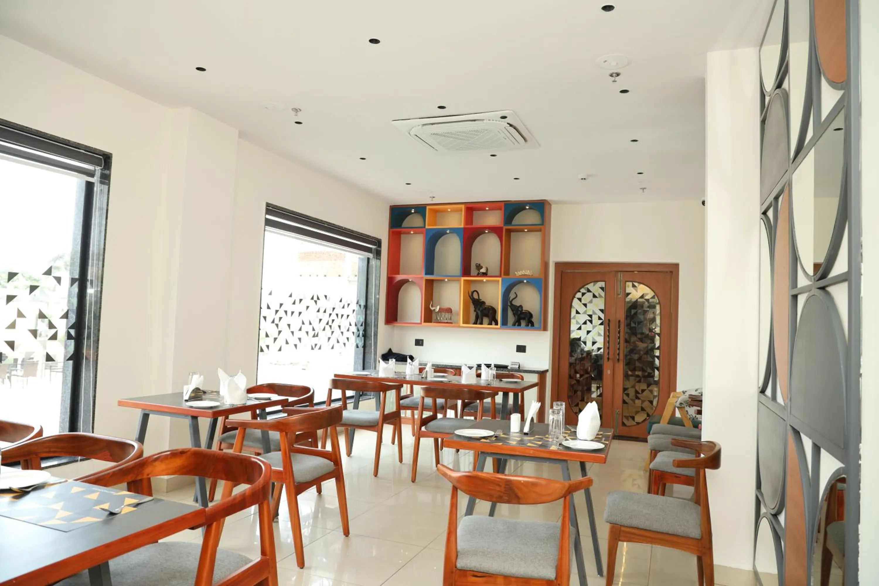 Restaurant/places to eat in The Citi Residenci Hotel, Banskopa