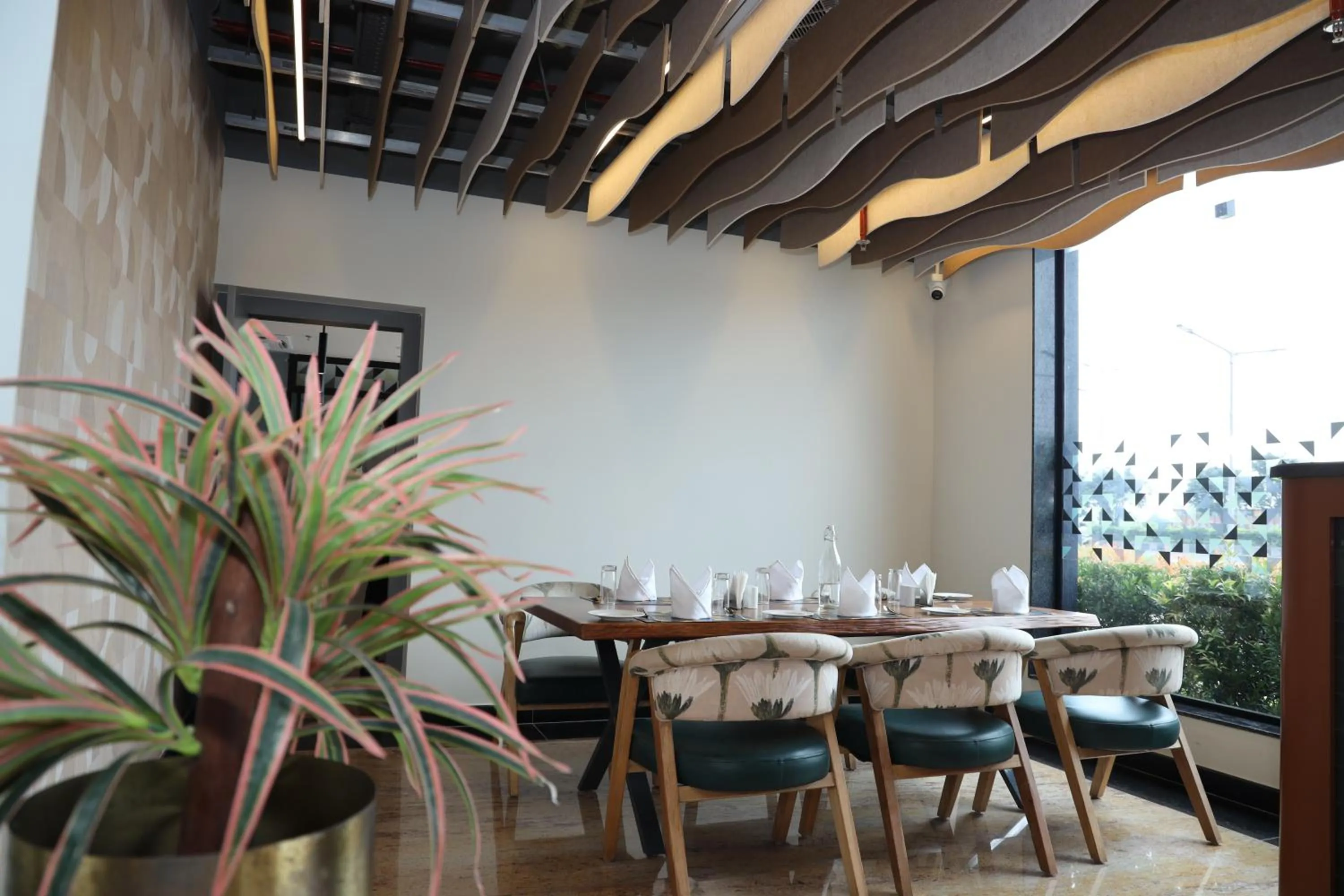 Restaurant/places to eat in The Citi Residenci Hotel, Banskopa