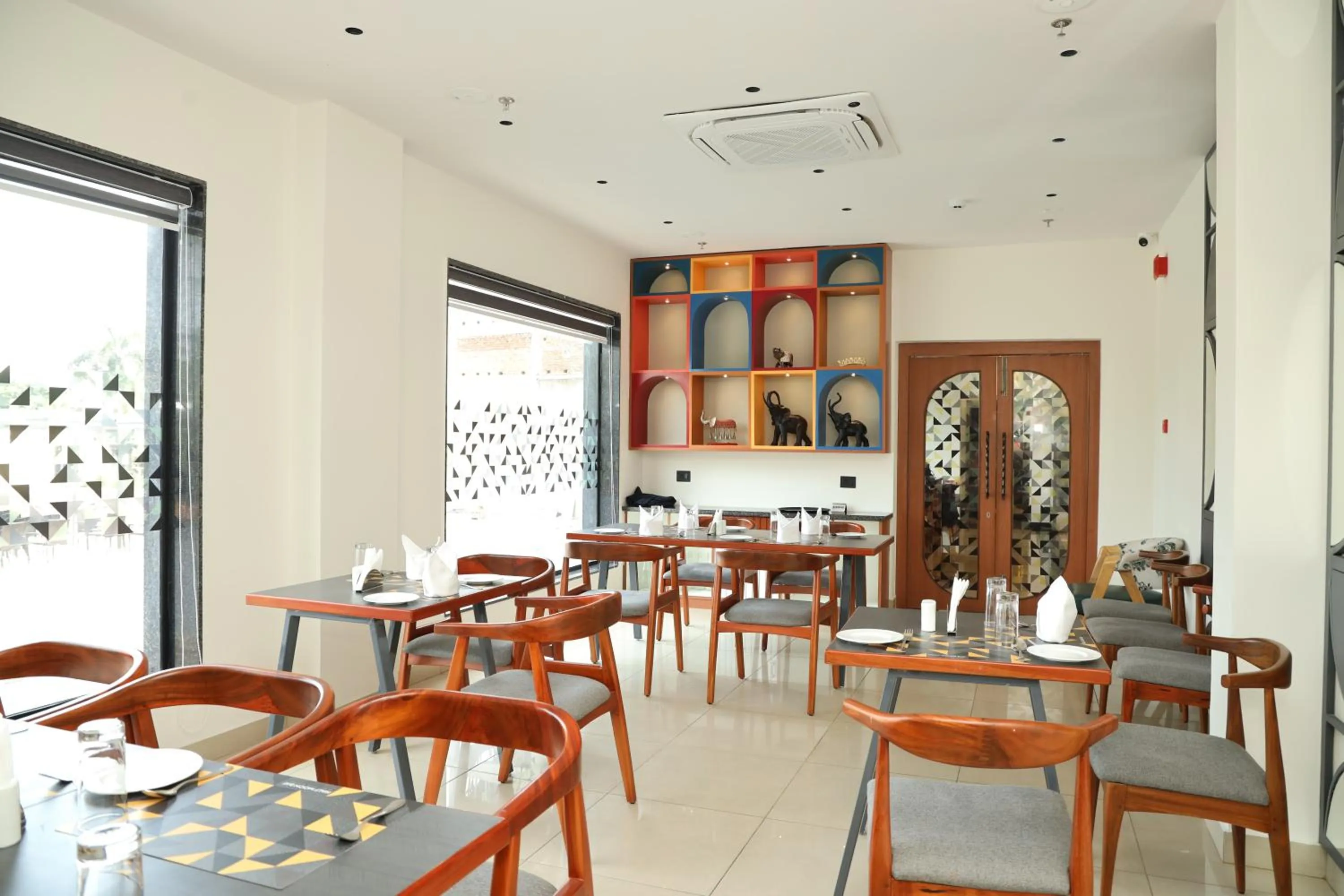 Restaurant/places to eat in The Citi Residenci Hotel, Banskopa