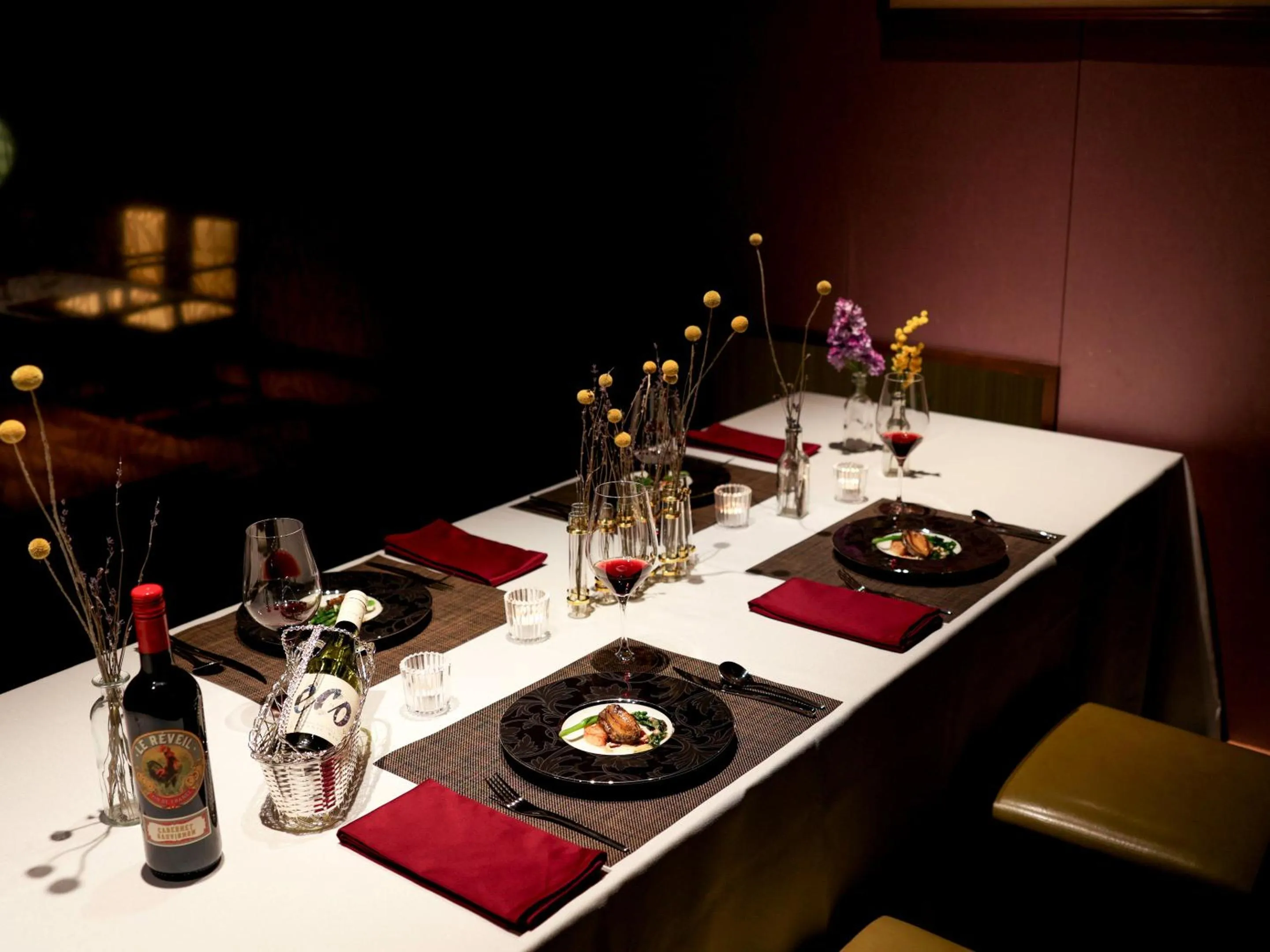 Restaurant/places to eat in Executive Suite SUIREI