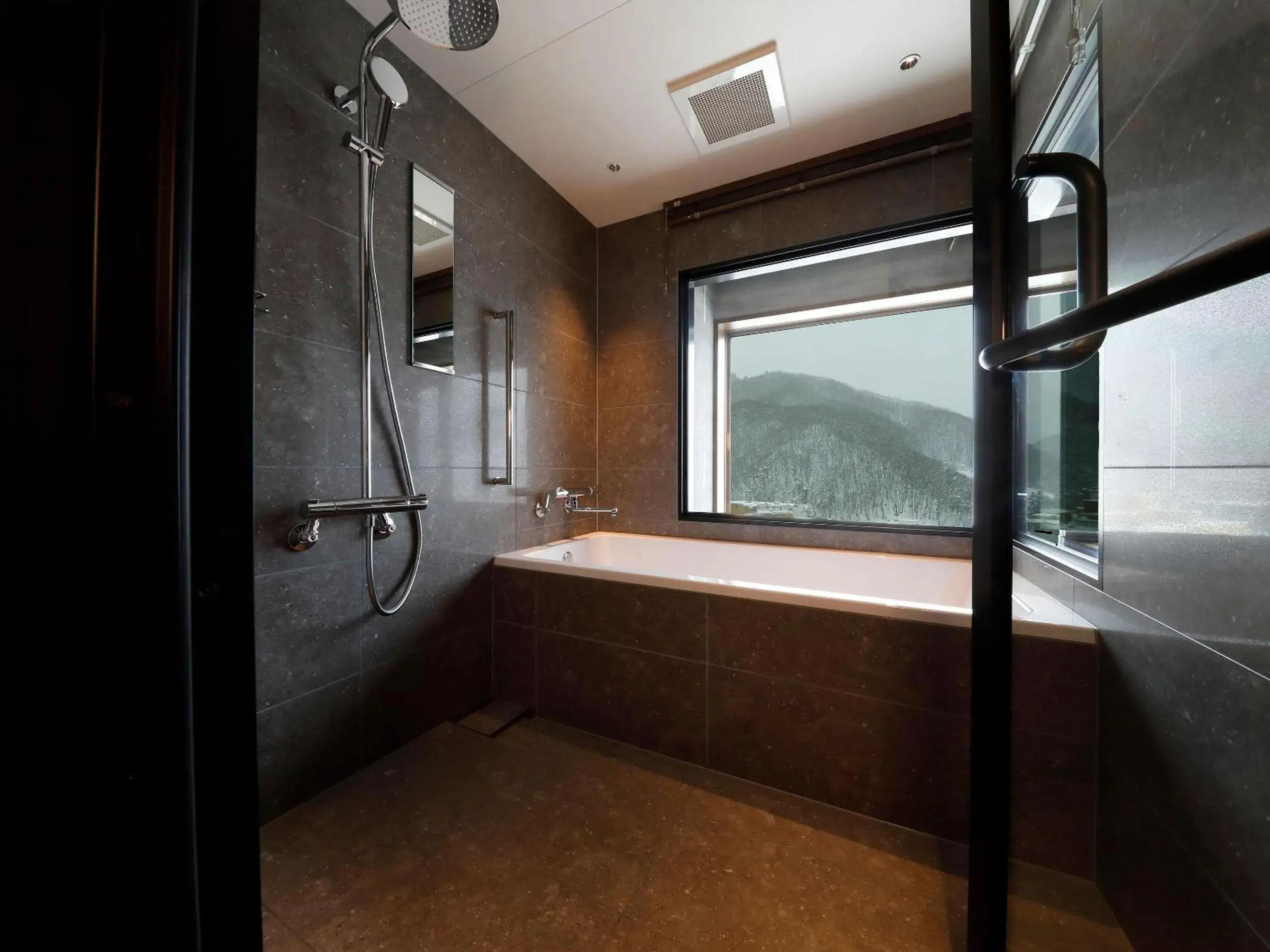 Deluxe Suite with View Bath - single occupancy - Breakfast and French Dinner Included - Non-Smoking in Executive Suite SUIREI Deluxe Suite with View Bath - single occupancy - Breakfast and French Dinner Included - Non-Smoking in Executive Suite SUIREI