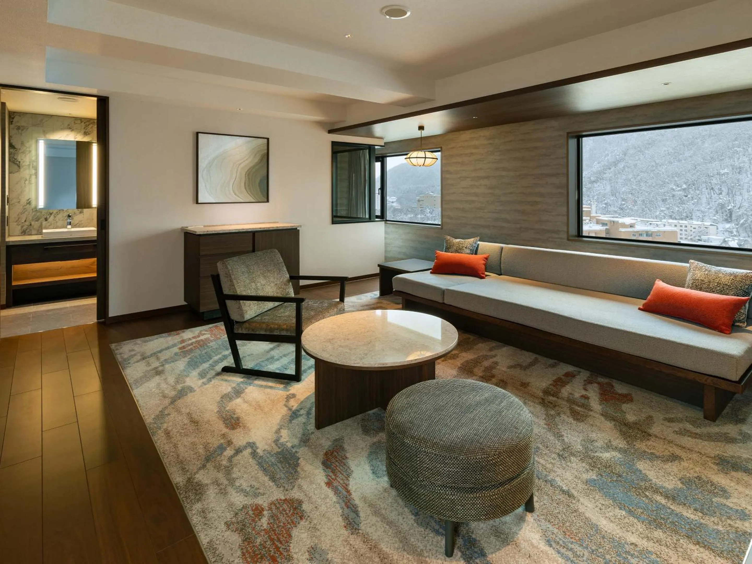 Photo of the whole room in Executive Suite SUIREI