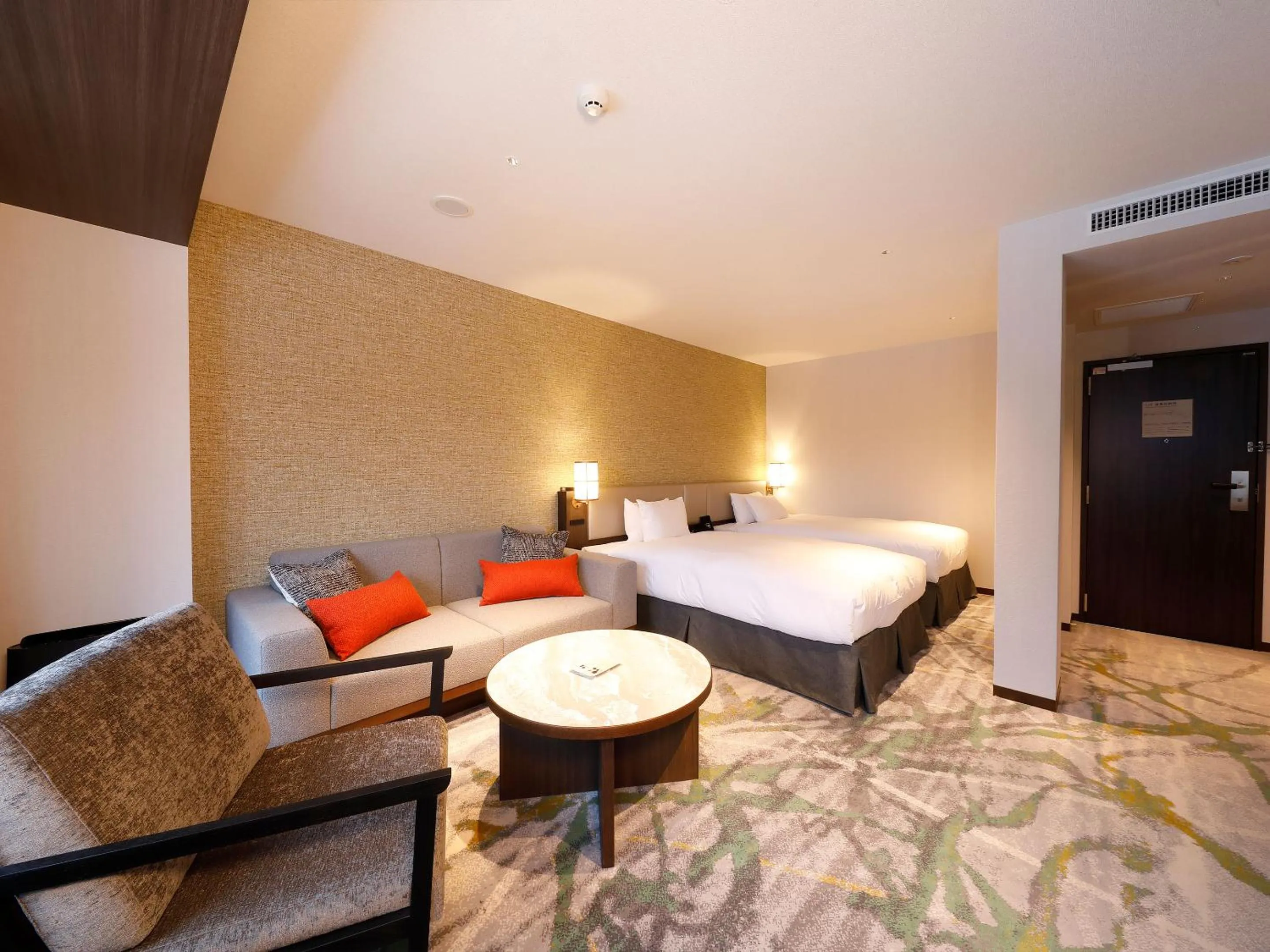 Photo of the whole room, Bed in Executive Suite SUIREI