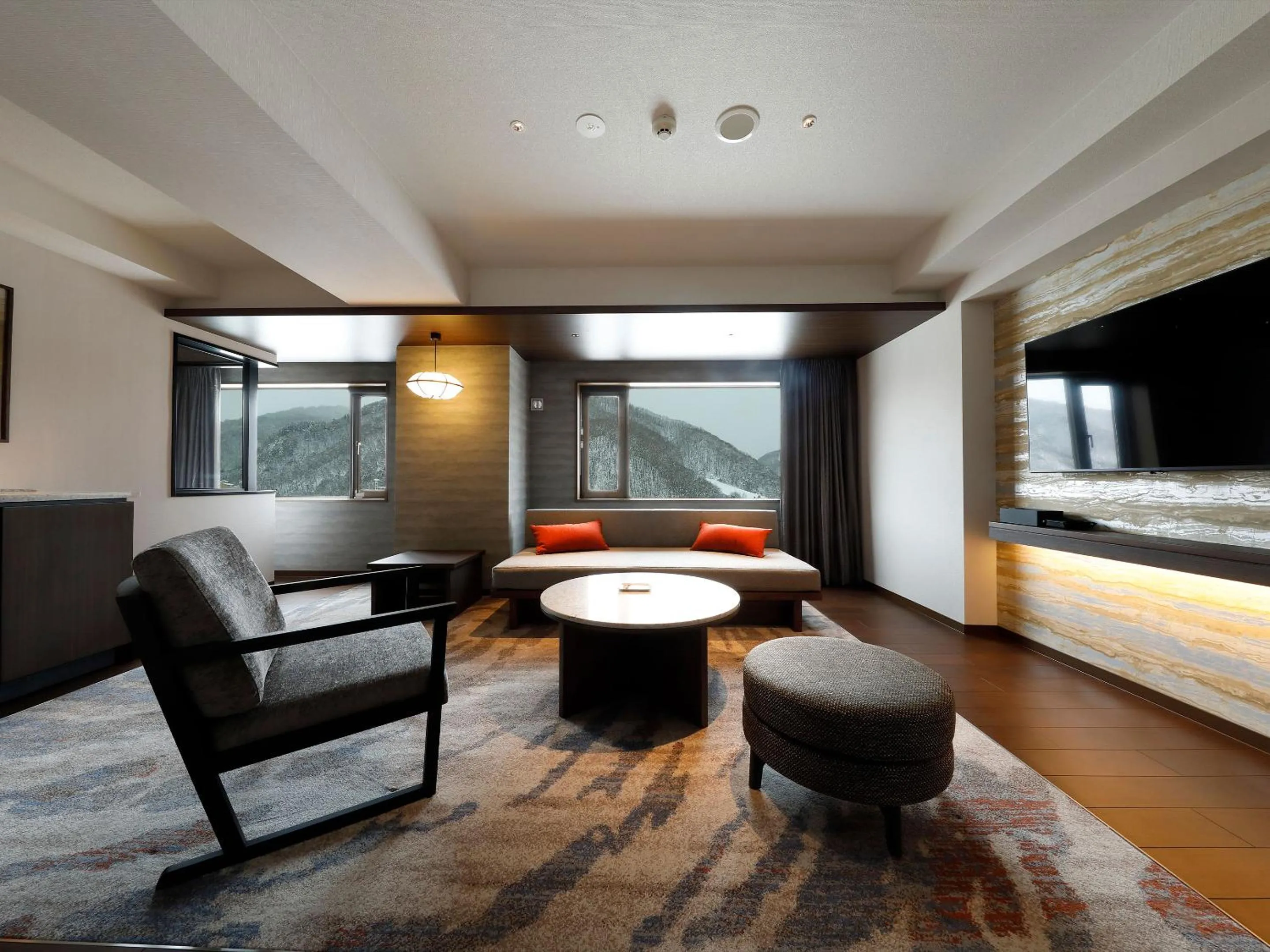 Photo of the whole room in Executive Suite SUIREI