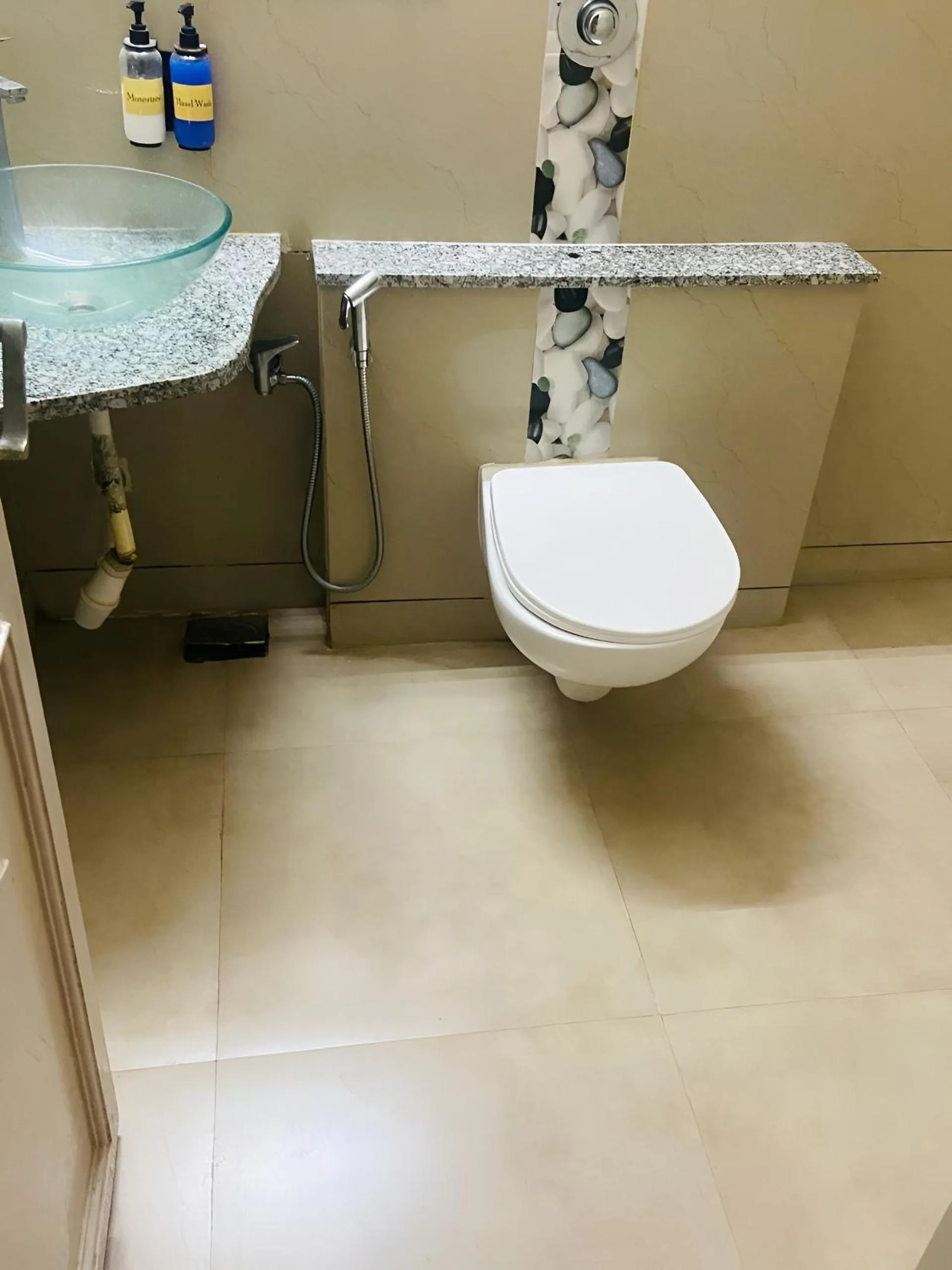 Bathroom in Hotel Crown