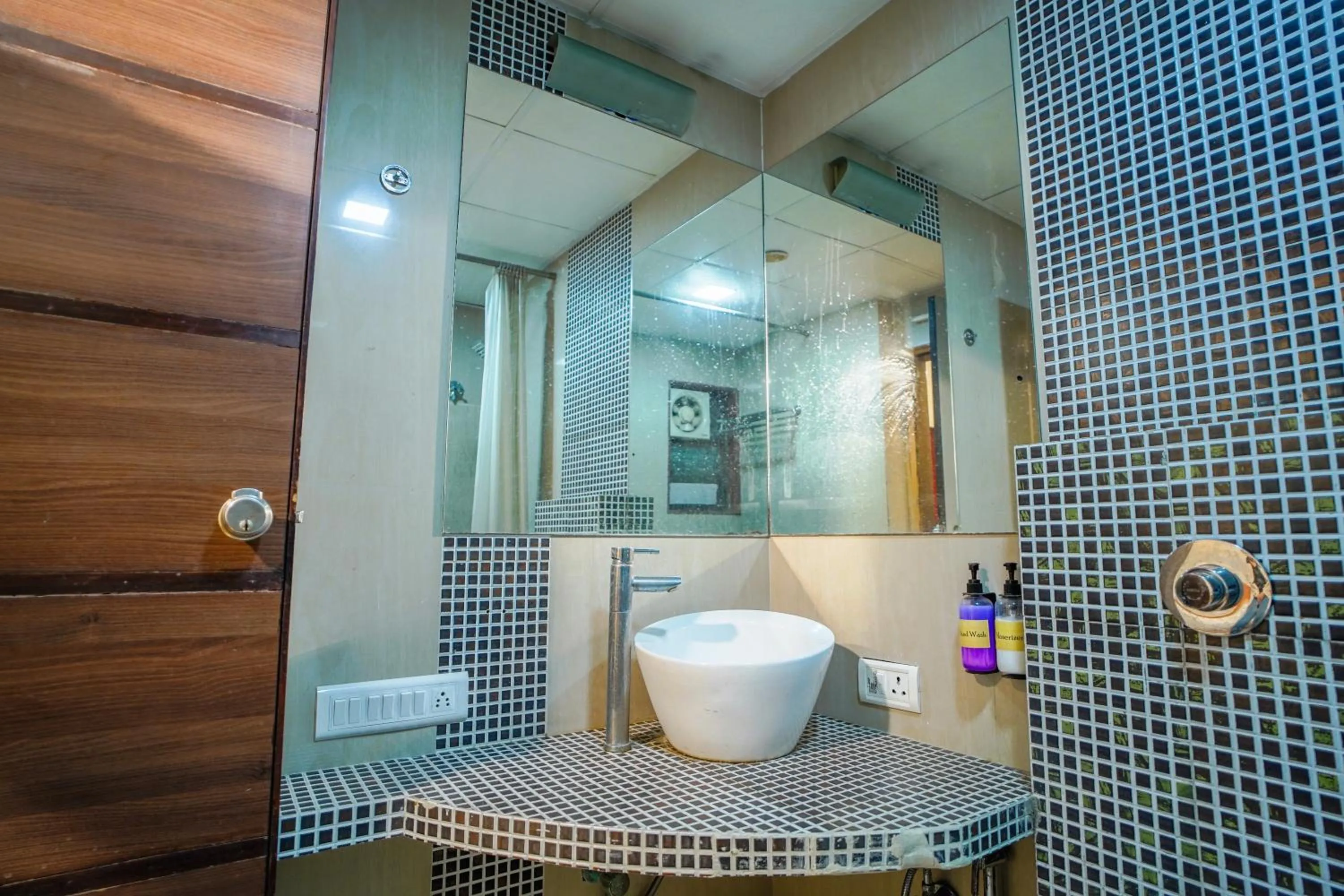 Bathroom in Hotel Crown