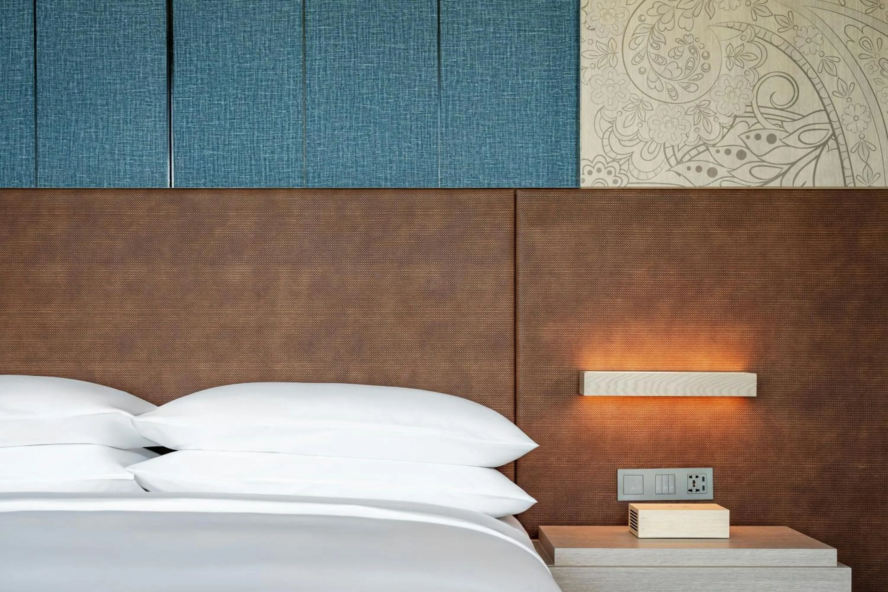 Swimming pool, Bed in Khao Lak Marriott Beach Resort & Spa