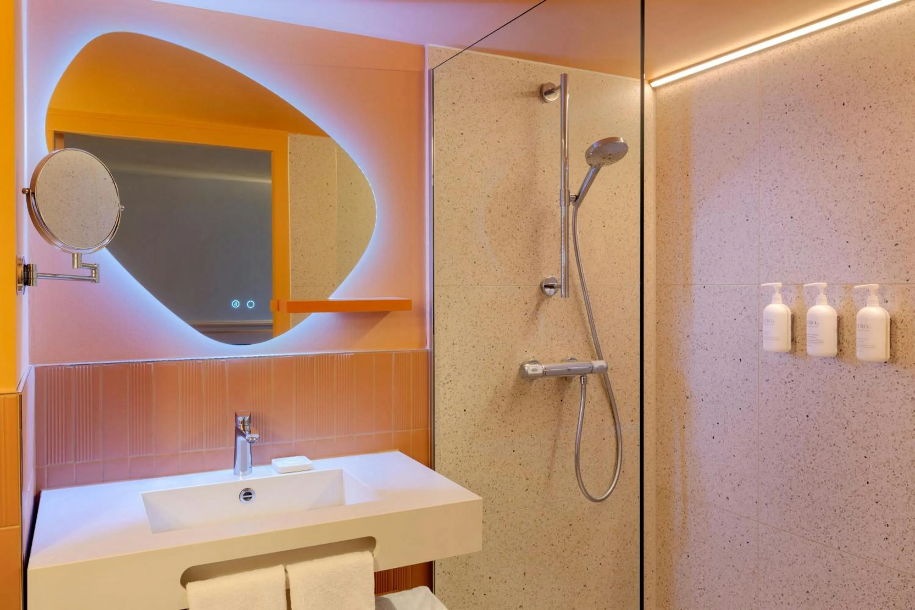 Bathroom in The Rebyl, Nijmegen, a Tribute Portfolio Hotel