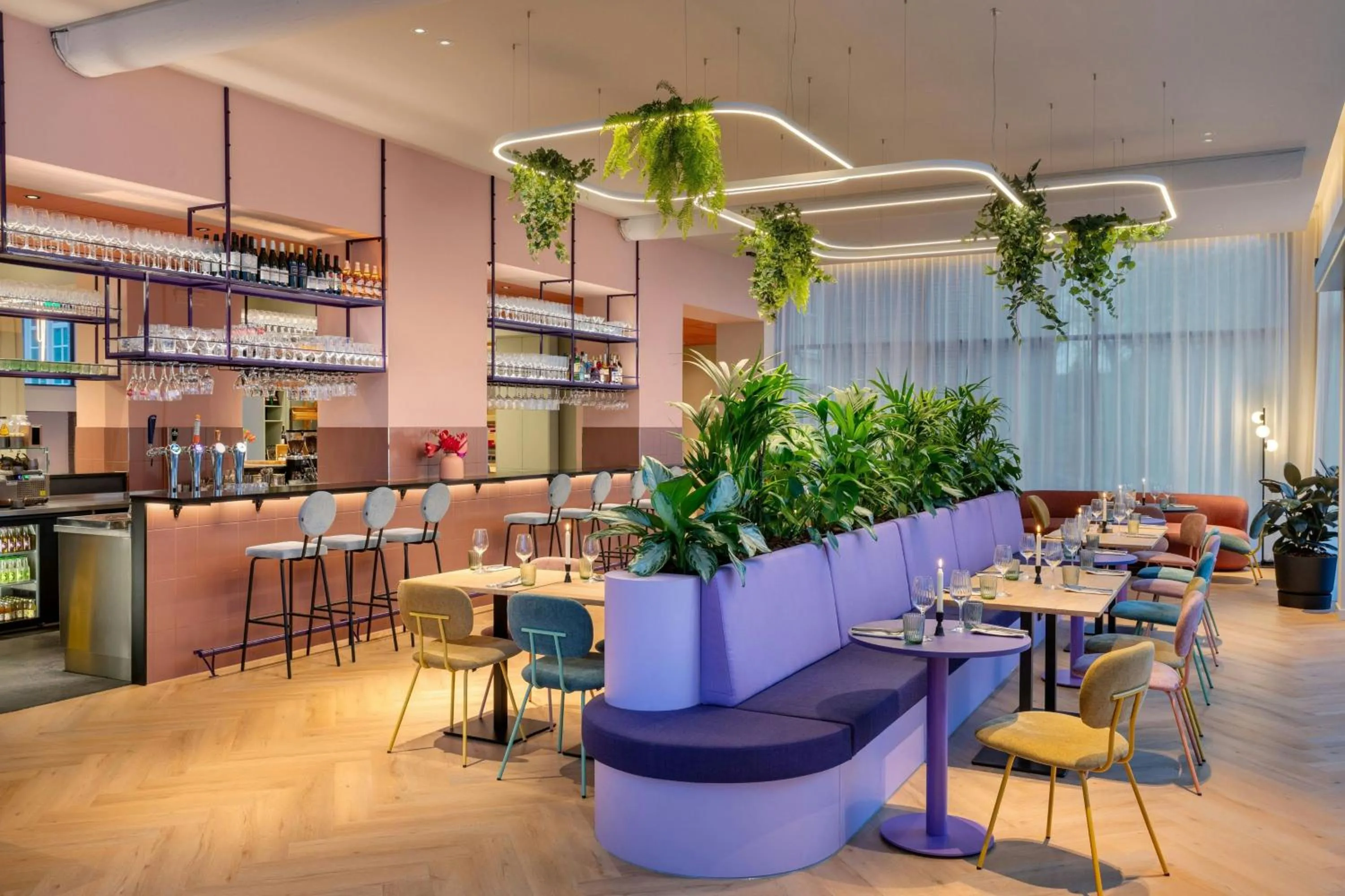 Lounge or bar in The Rebyl, Nijmegen, a Tribute Portfolio Hotel