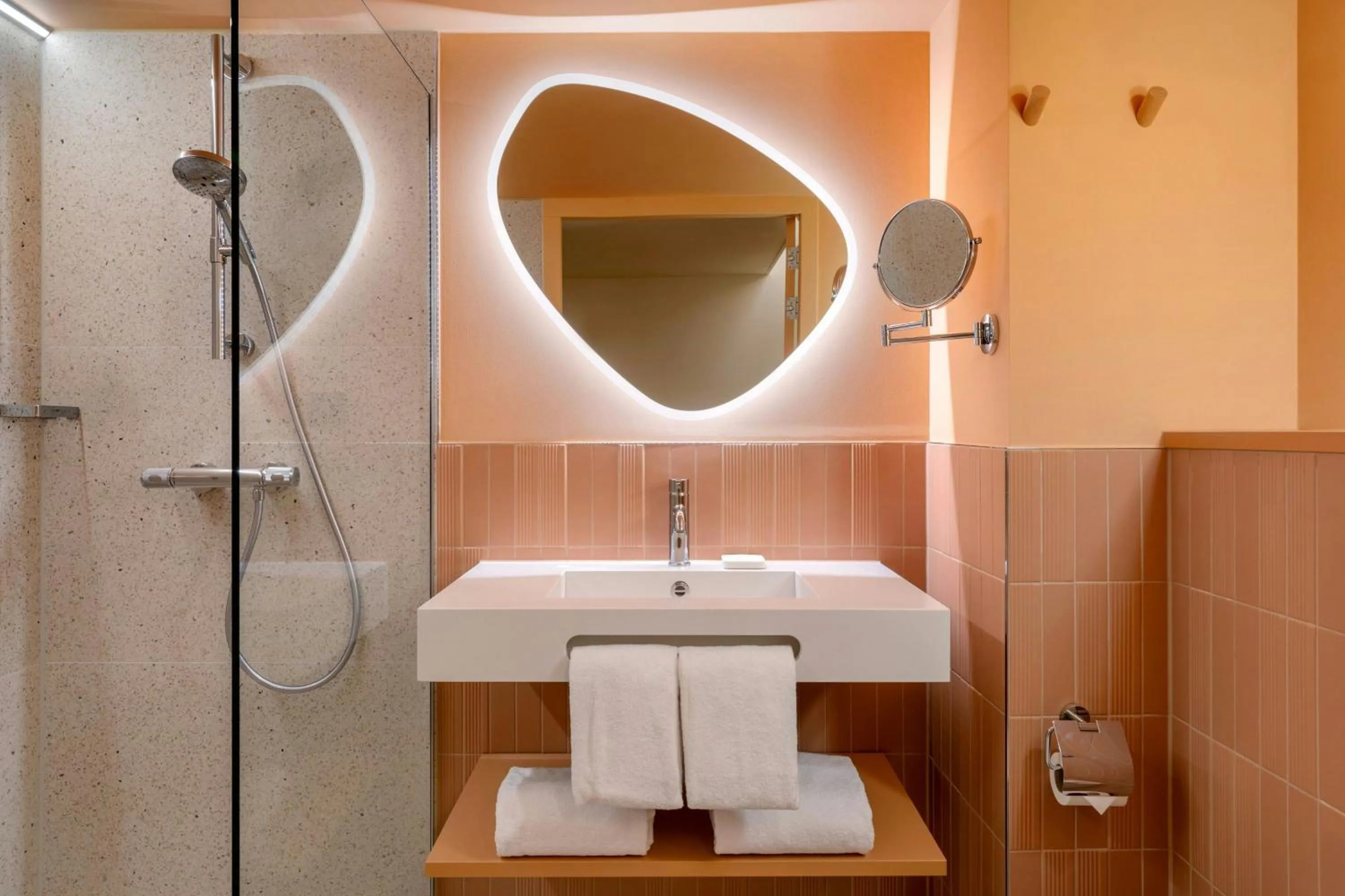 Bathroom in The Rebyl, Nijmegen, a Tribute Portfolio Hotel