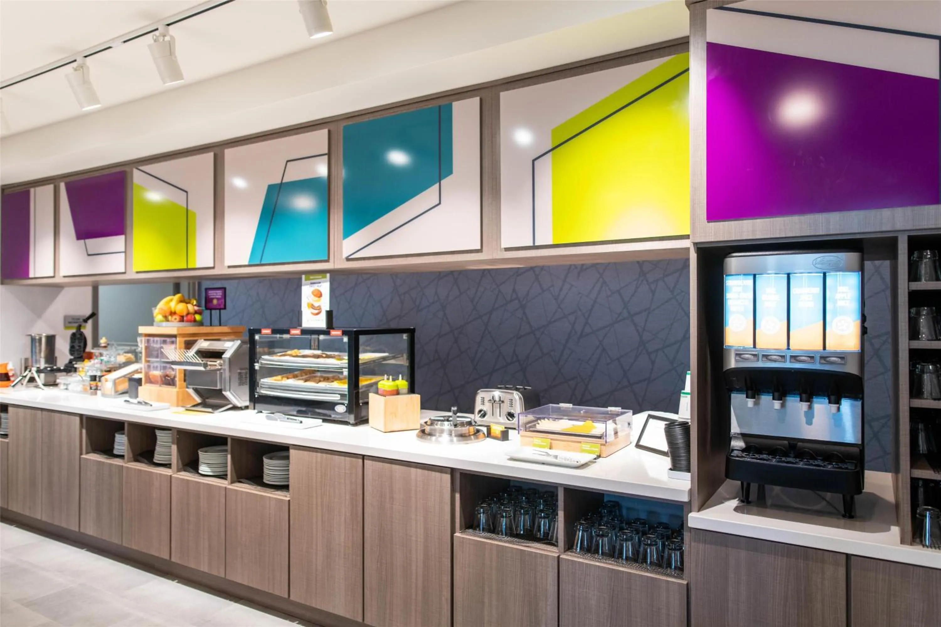 Breakfast in Home2 Suites By Hilton Effingham