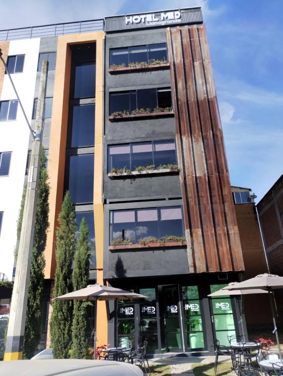 Property building in Hotel Med Llanogrande