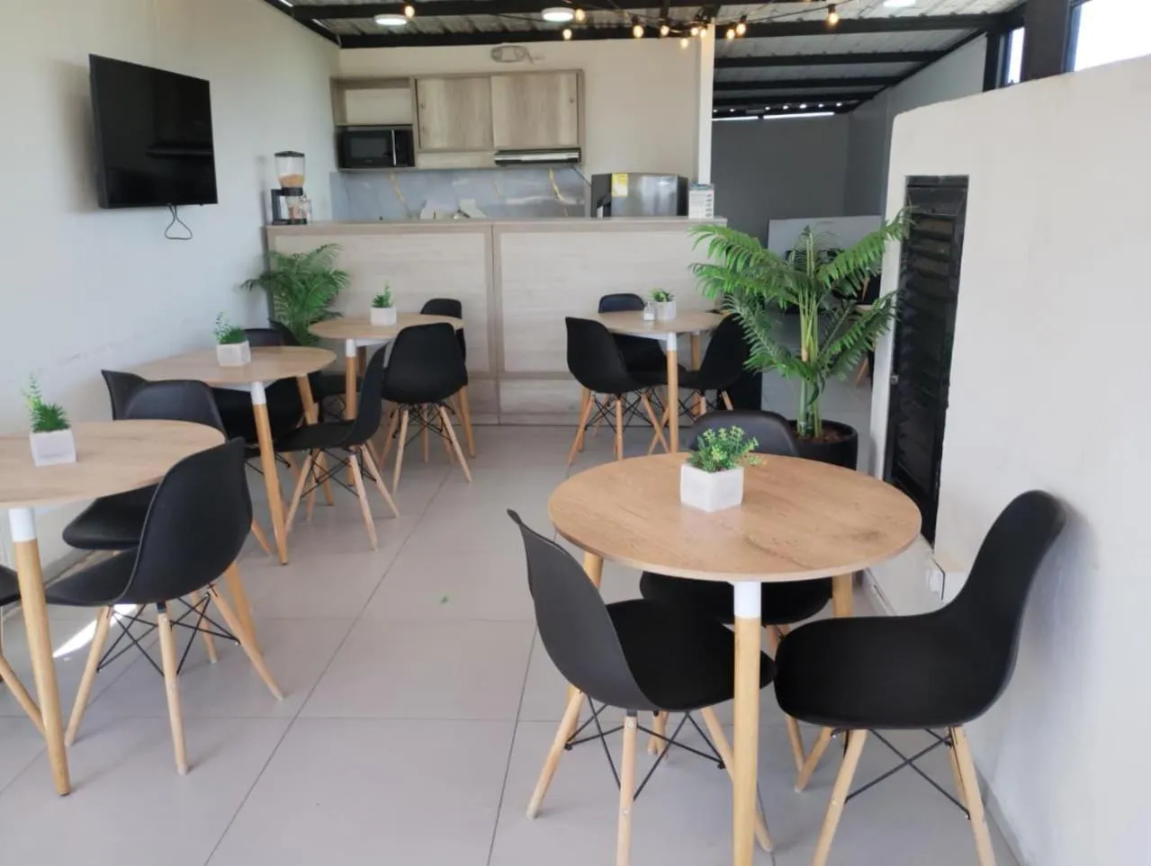 Restaurant/places to eat in Hotel Med Llanogrande