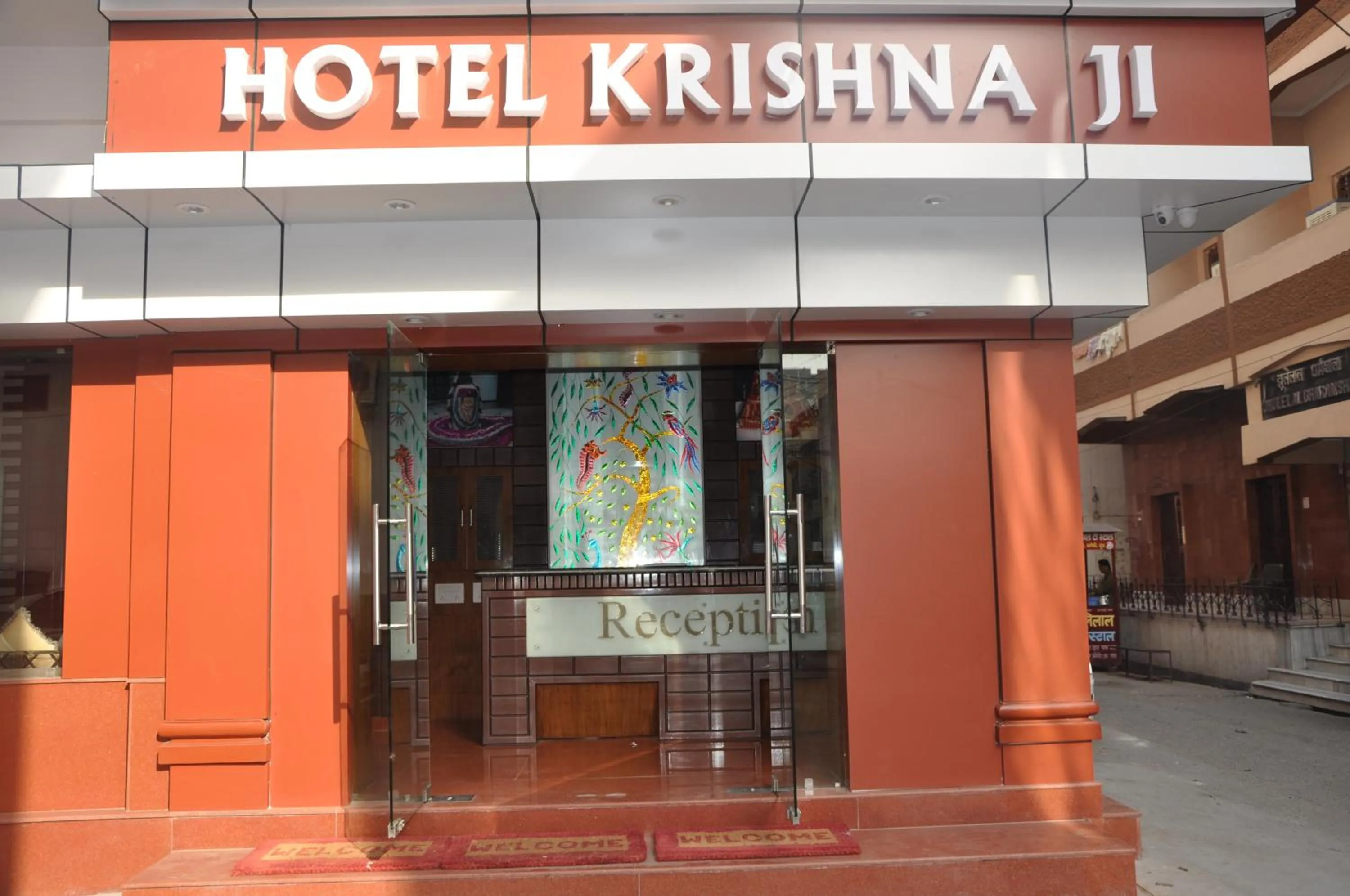 Facade/entrance in Hotel Krishna Ji