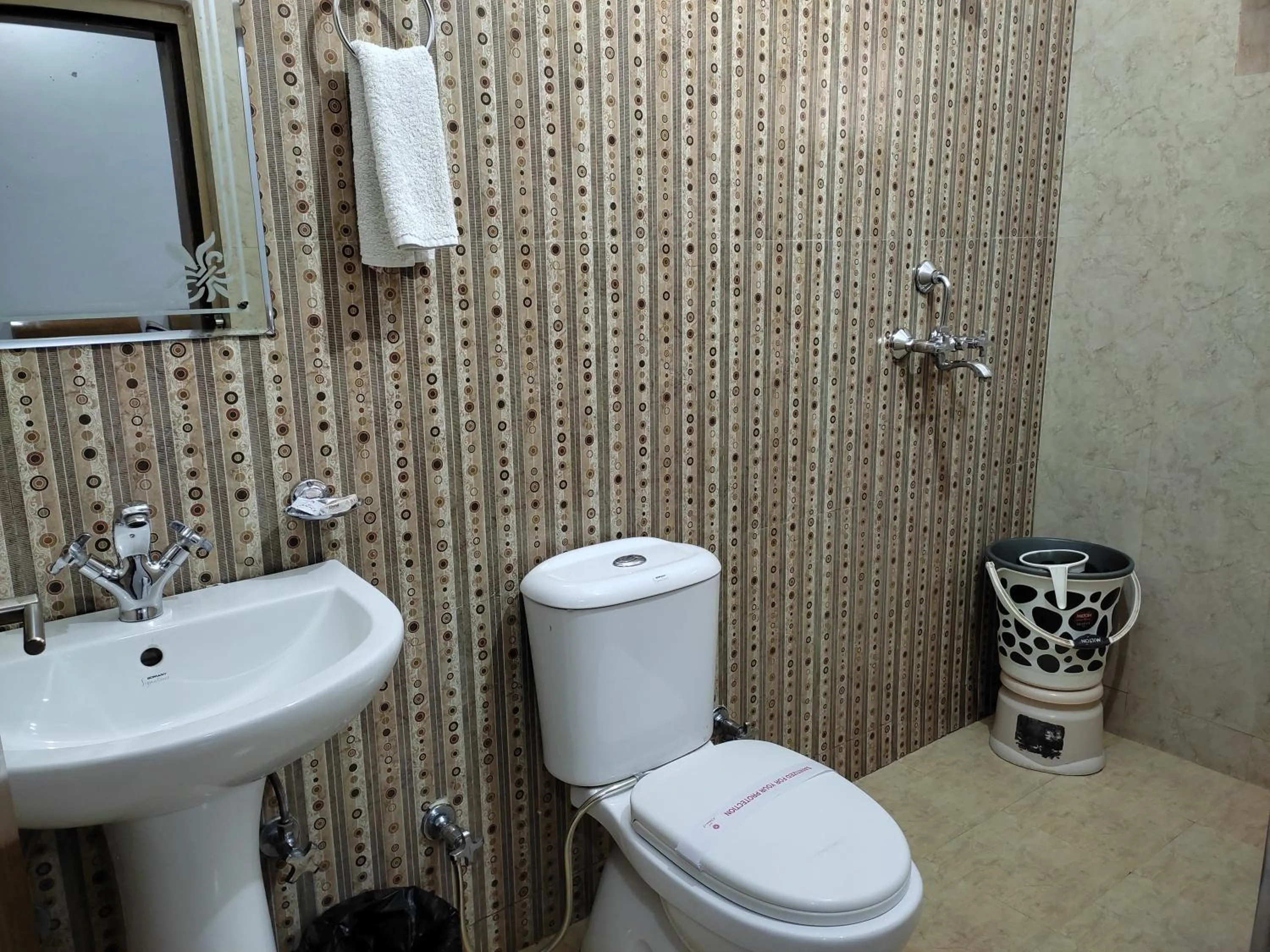 Bathroom in Hotel Krishna Ji