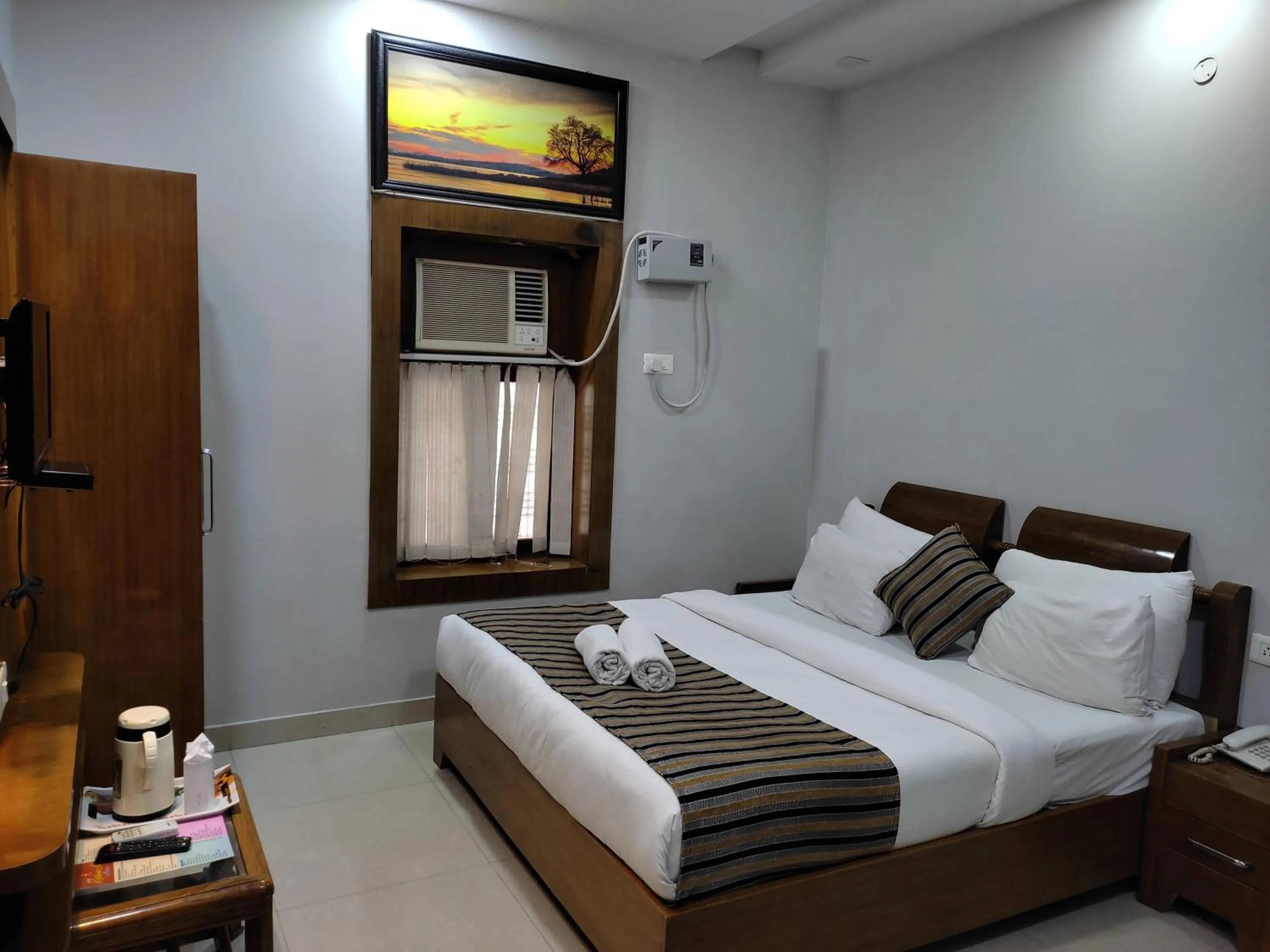 Bedroom, Bed in Hotel Krishna Ji