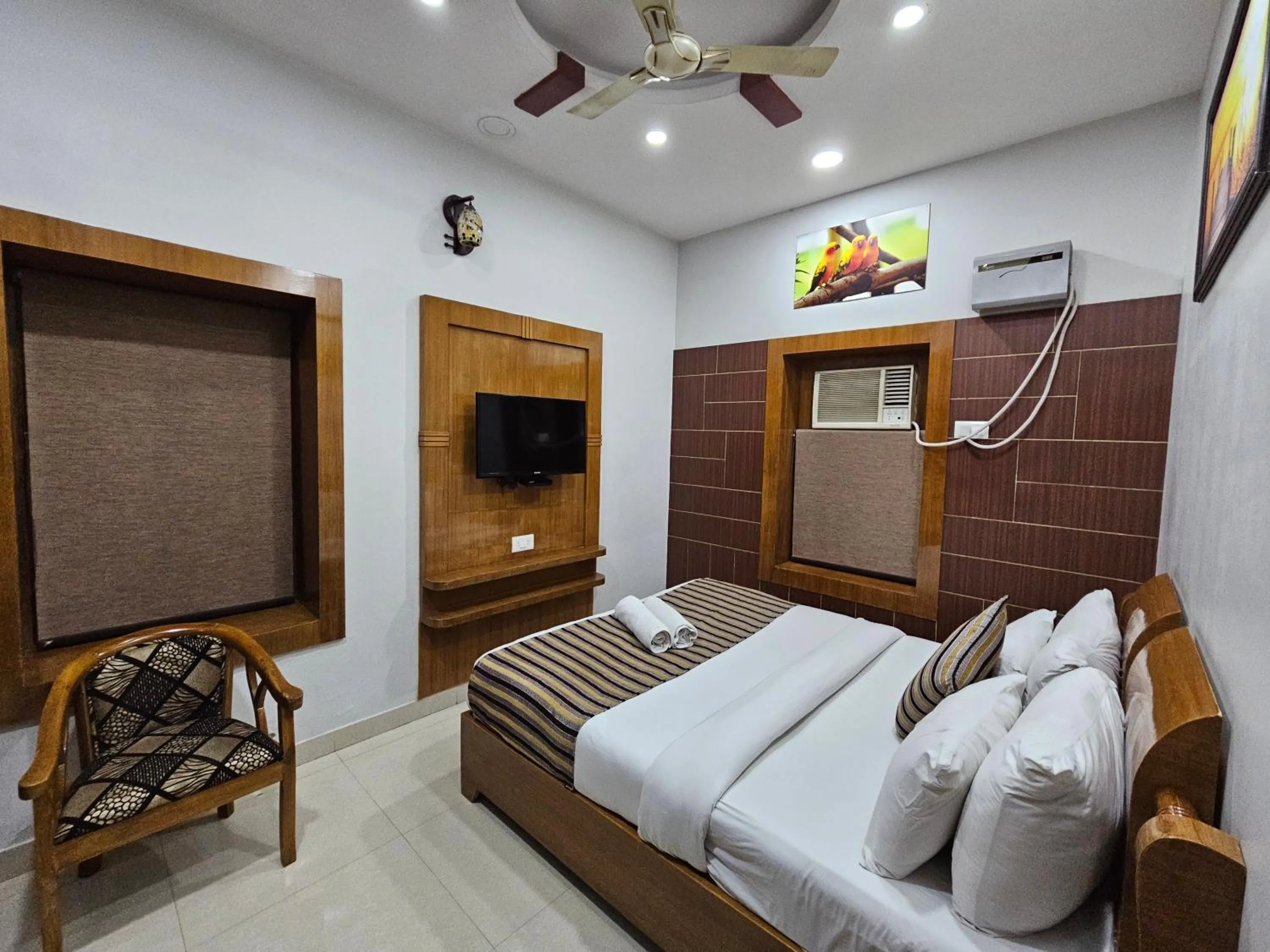 Bed in Hotel Krishna Ji