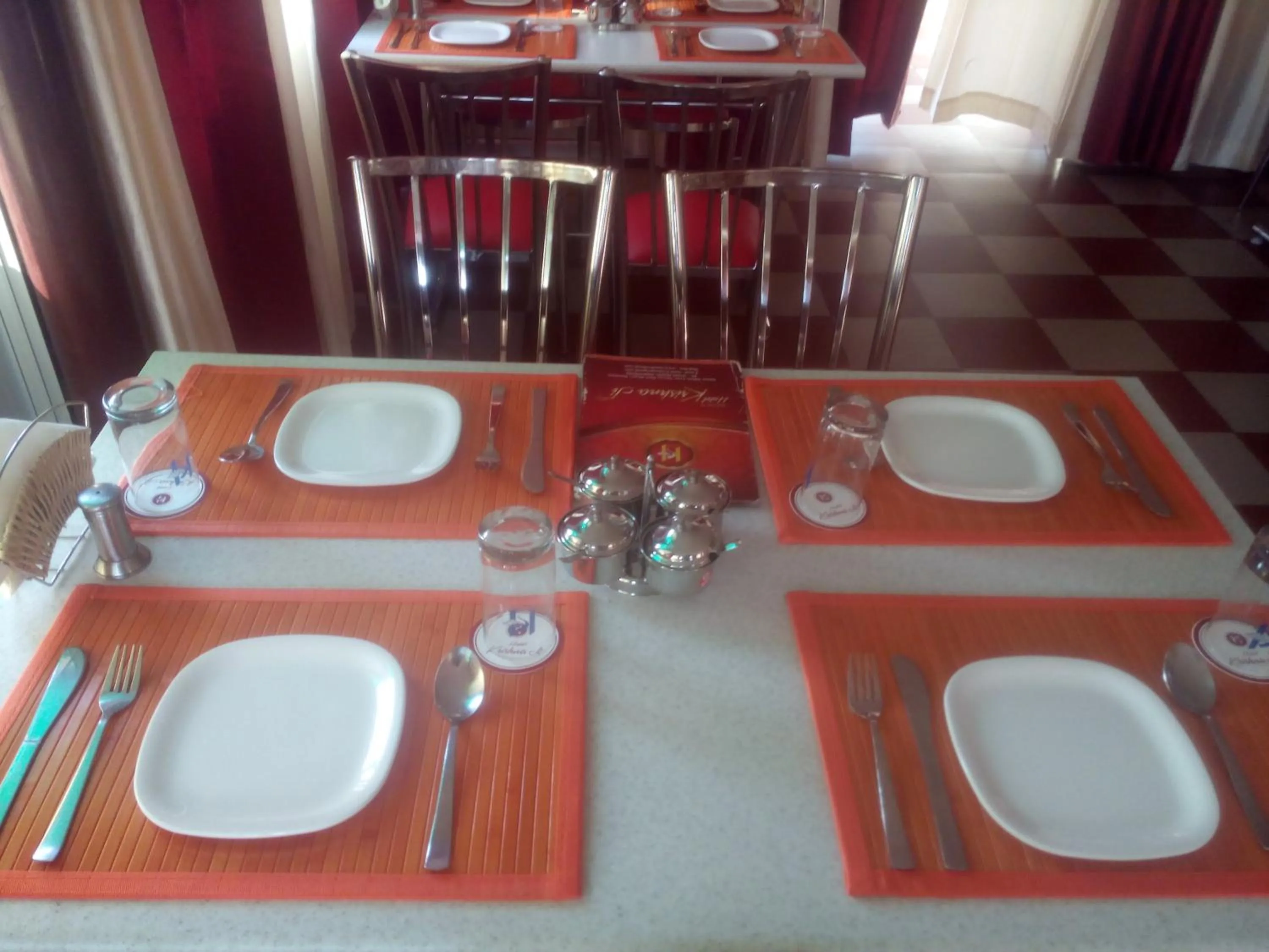 Restaurant/places to eat in Hotel Krishna Ji