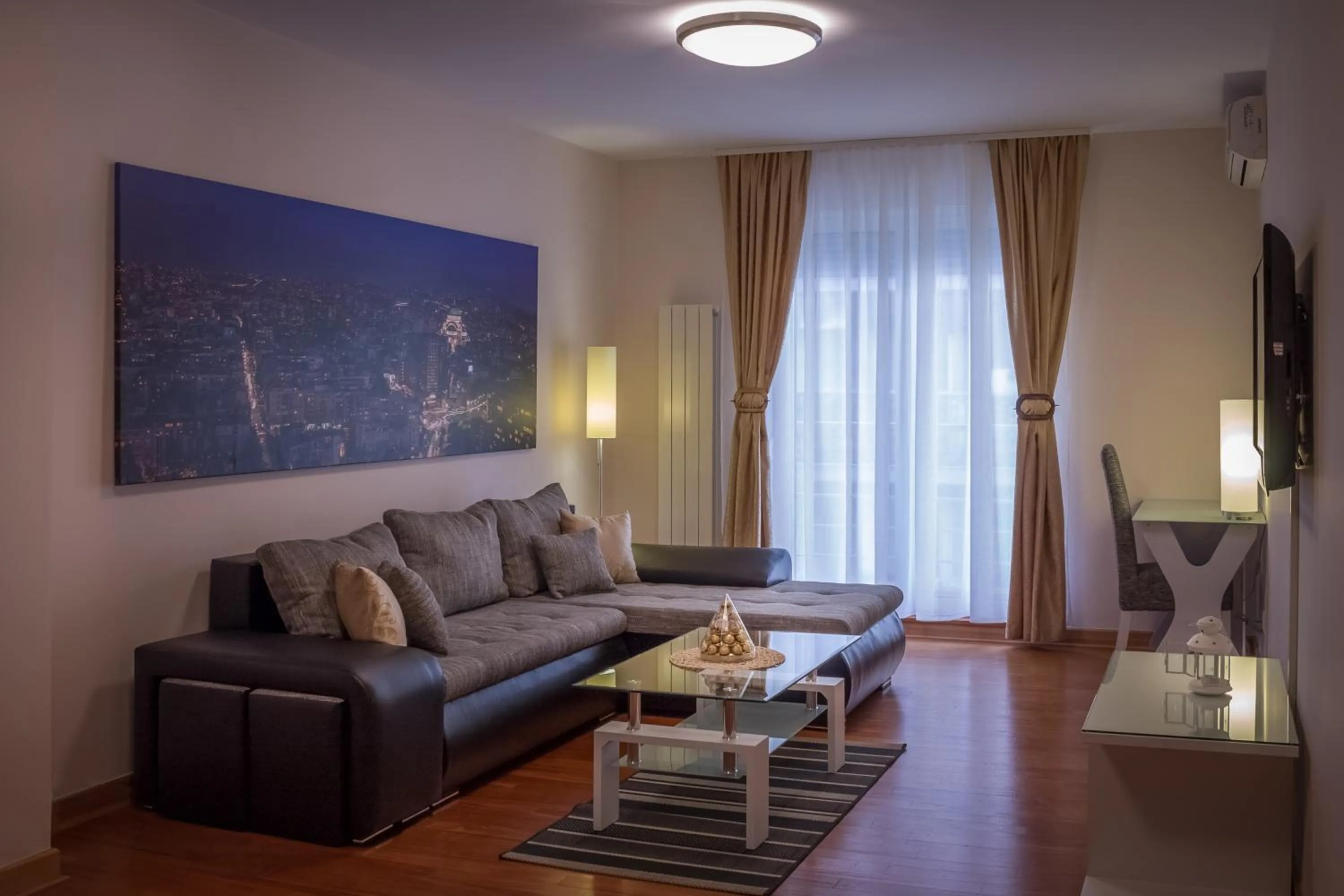 TV and multimedia in Feel Belgrade Apartments