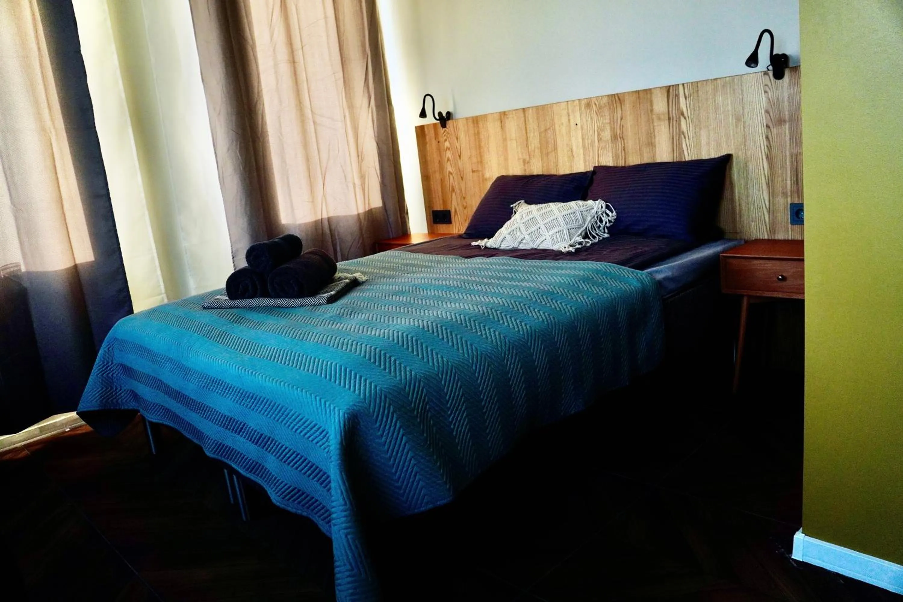 Photo of the whole room, Bed in Platforma2b