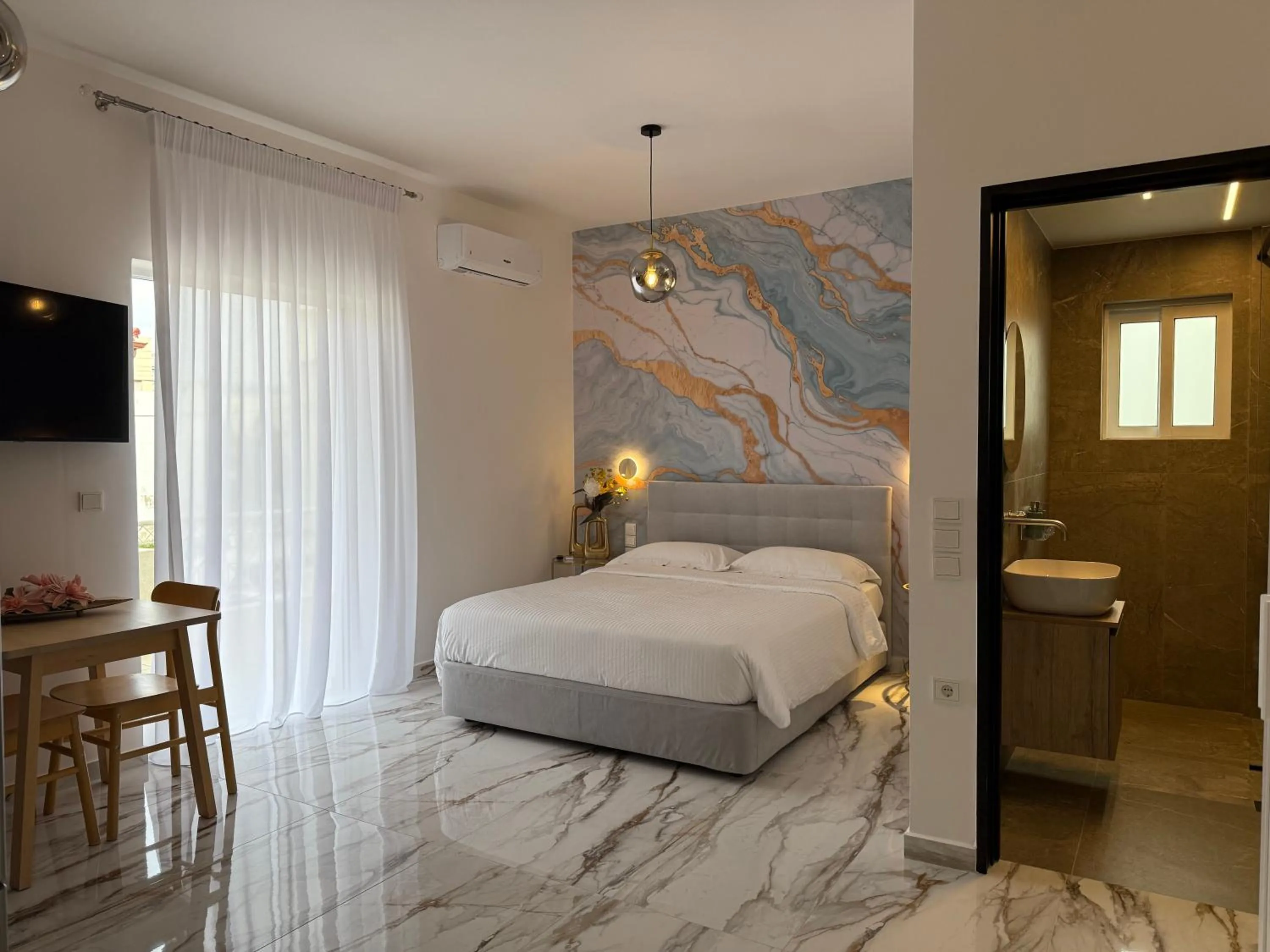 Bed in Madi Luxury Stay Patra