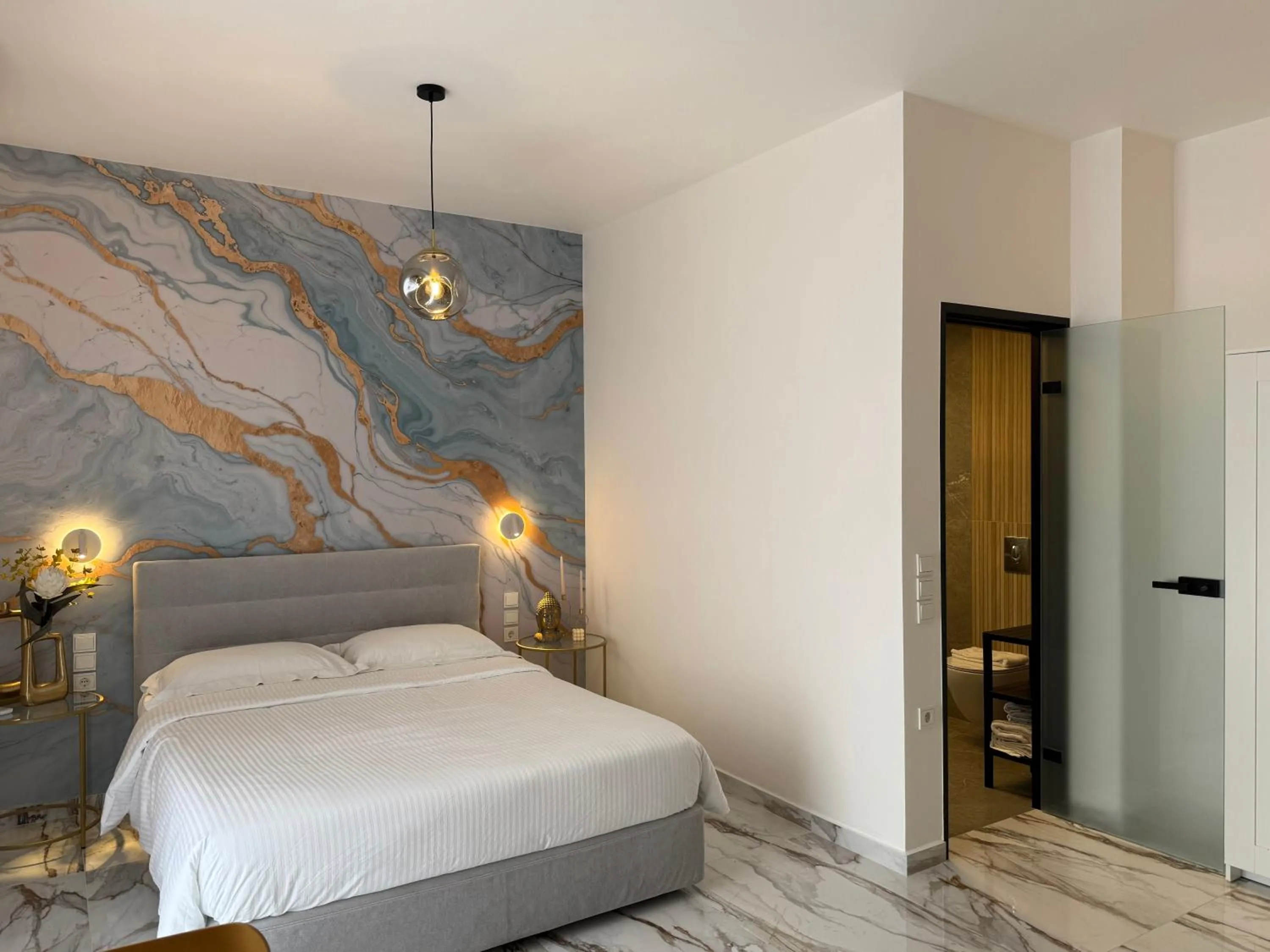 Bed in Madi Luxury Stay Patra